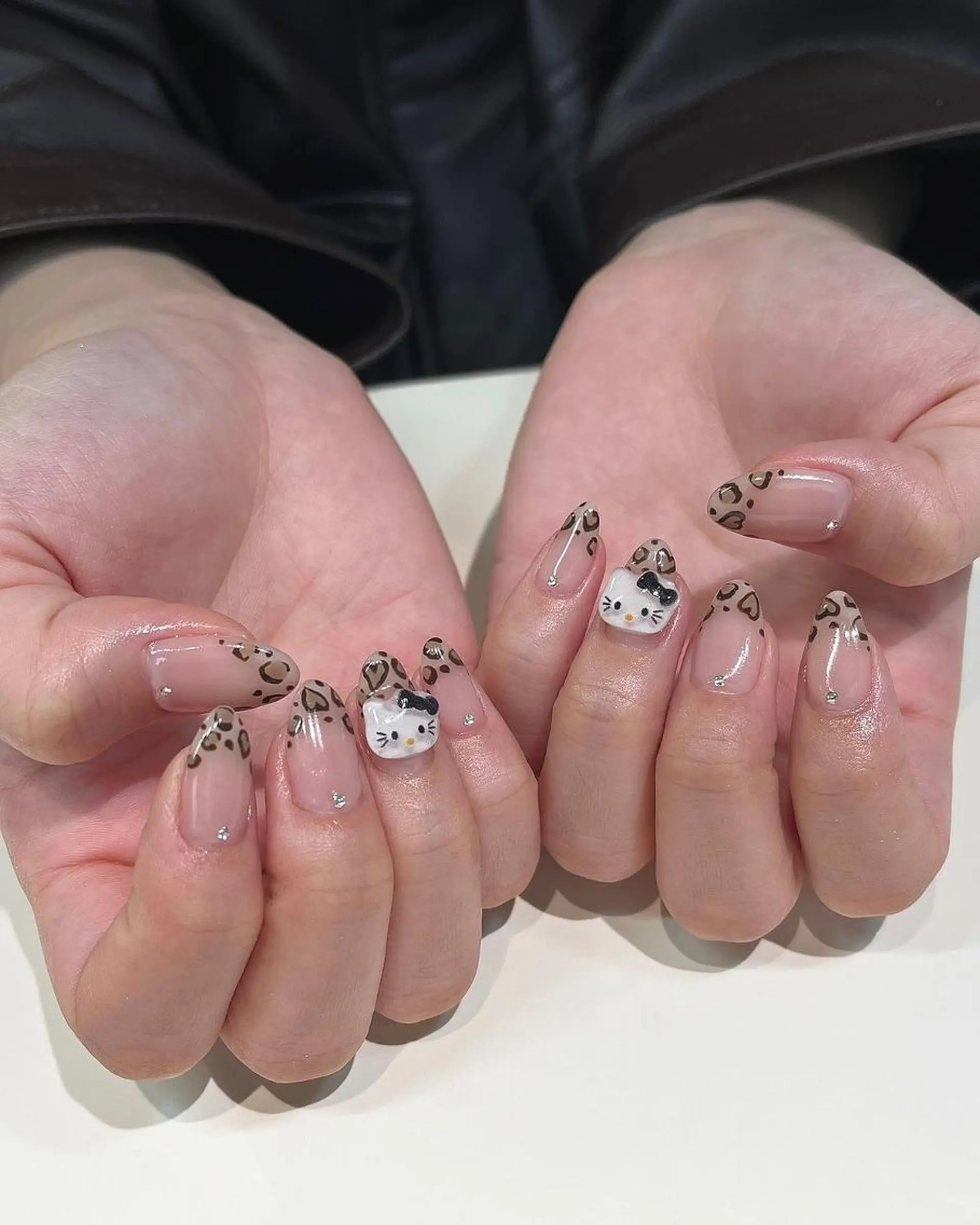 ネイル 長さ出し フレンチネイル グラデーション 卒業式 マグネットネイル ハンドネイル MIHANA HIKARIのネイルデザイン