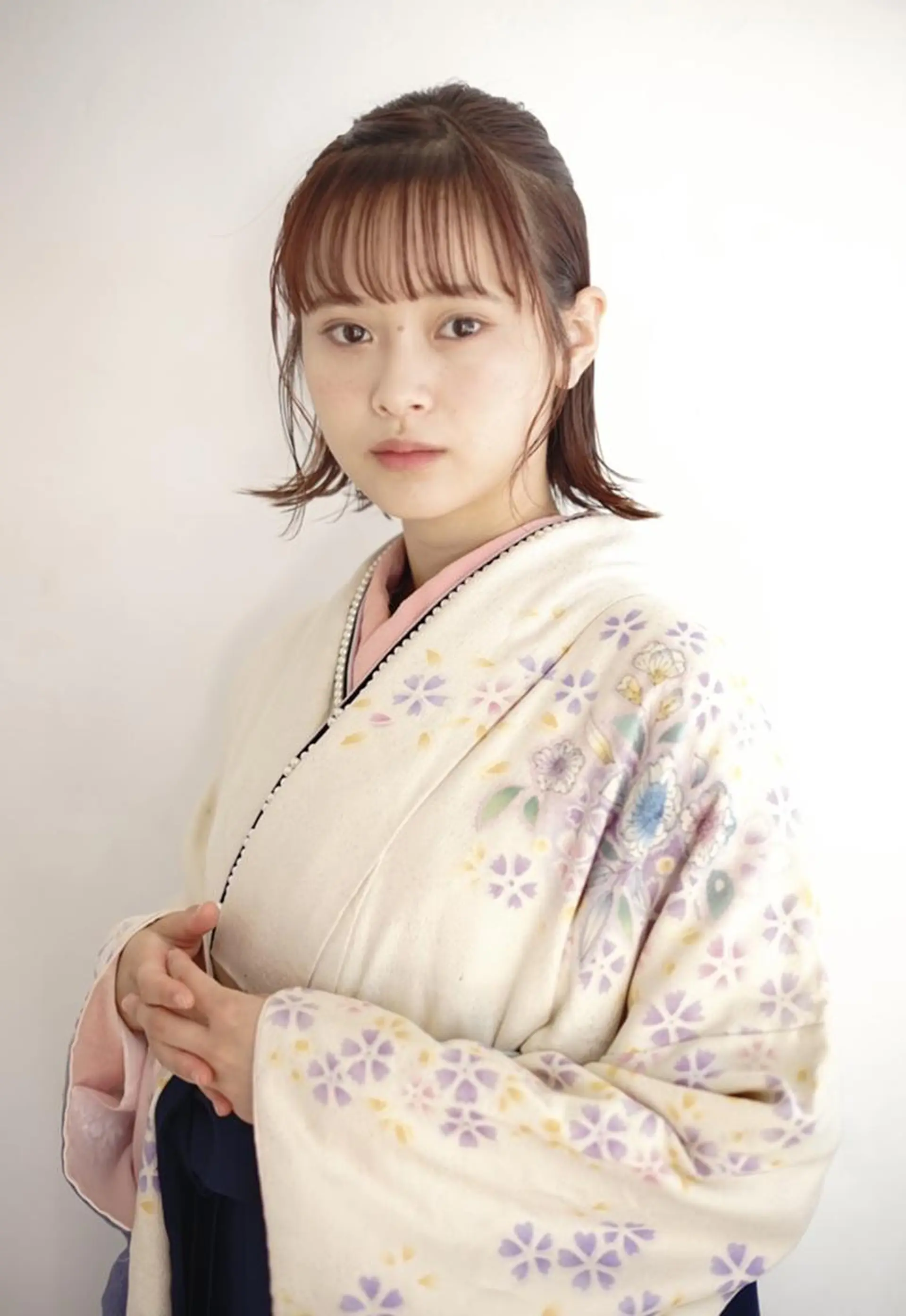 ヘアアレンジ 成人式 ハーフアップ ボブ 卒業式のヘアスタイル おくれ毛 Neolive plus所属・前田 裕介のヘアスタイル