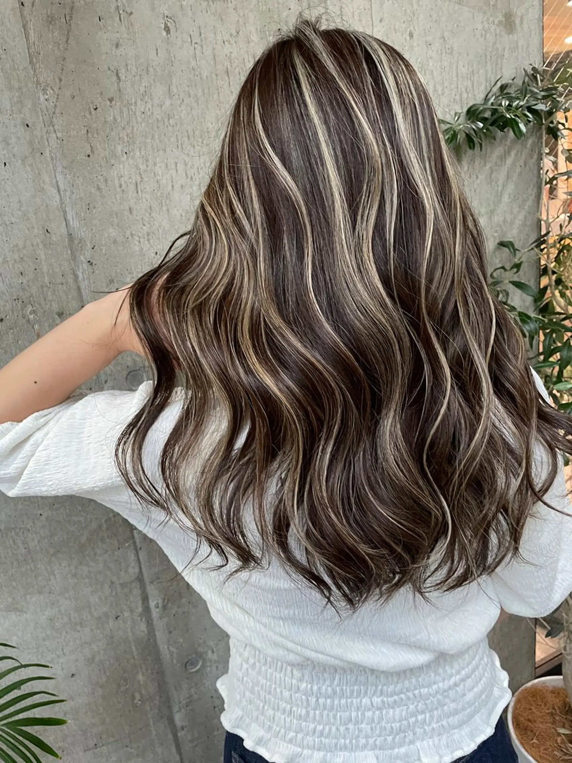 ロング カラー グレージュ ハイライトカラー メッシュ ボブ 外国人風カラー SALOWIN  原宿ash所属・タナカ タクヤのヘアスタイル