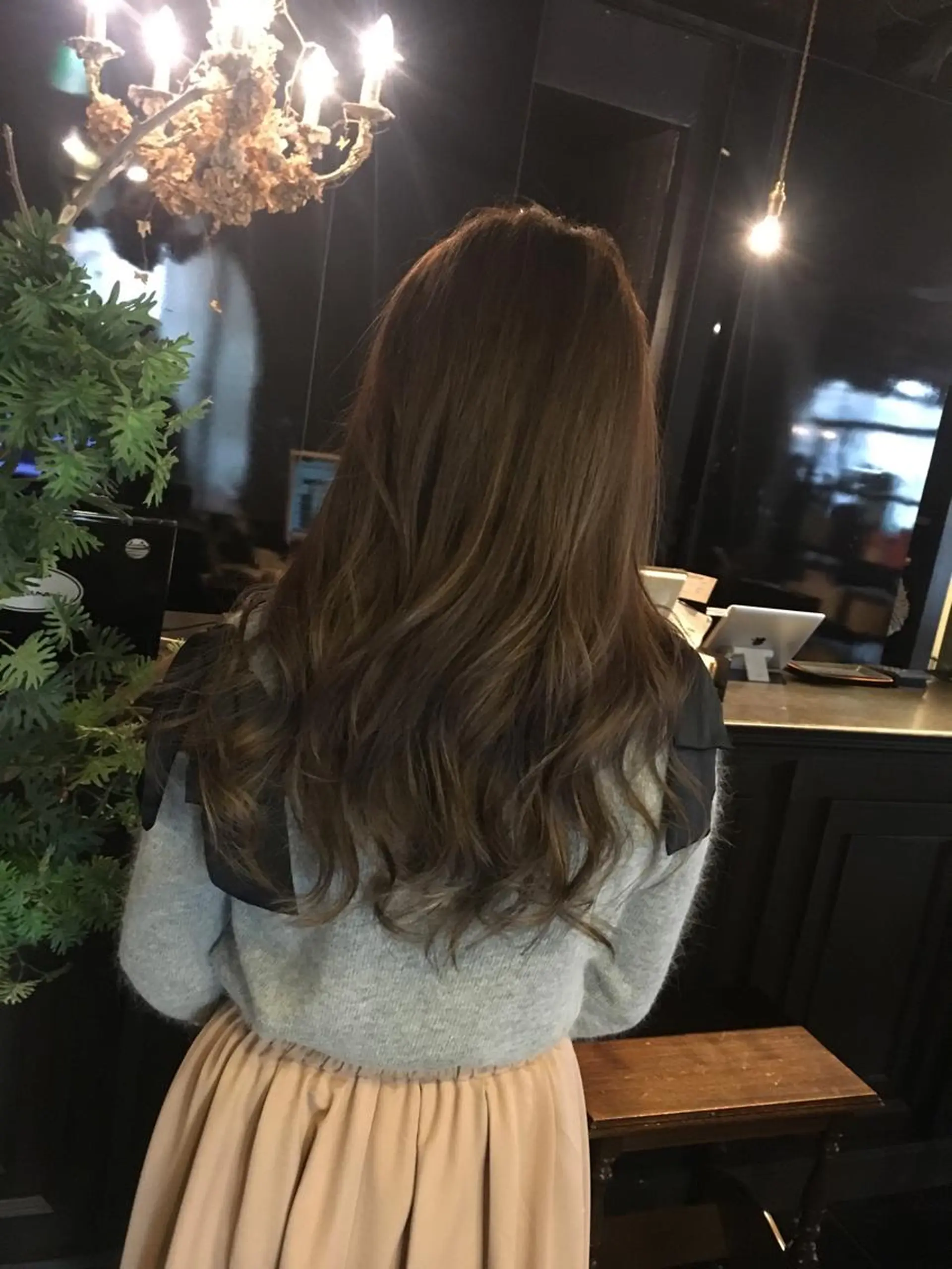 ロング カラー カット ヘアカラー トリートメント 吉本 yoshimotoのヘアスタイル