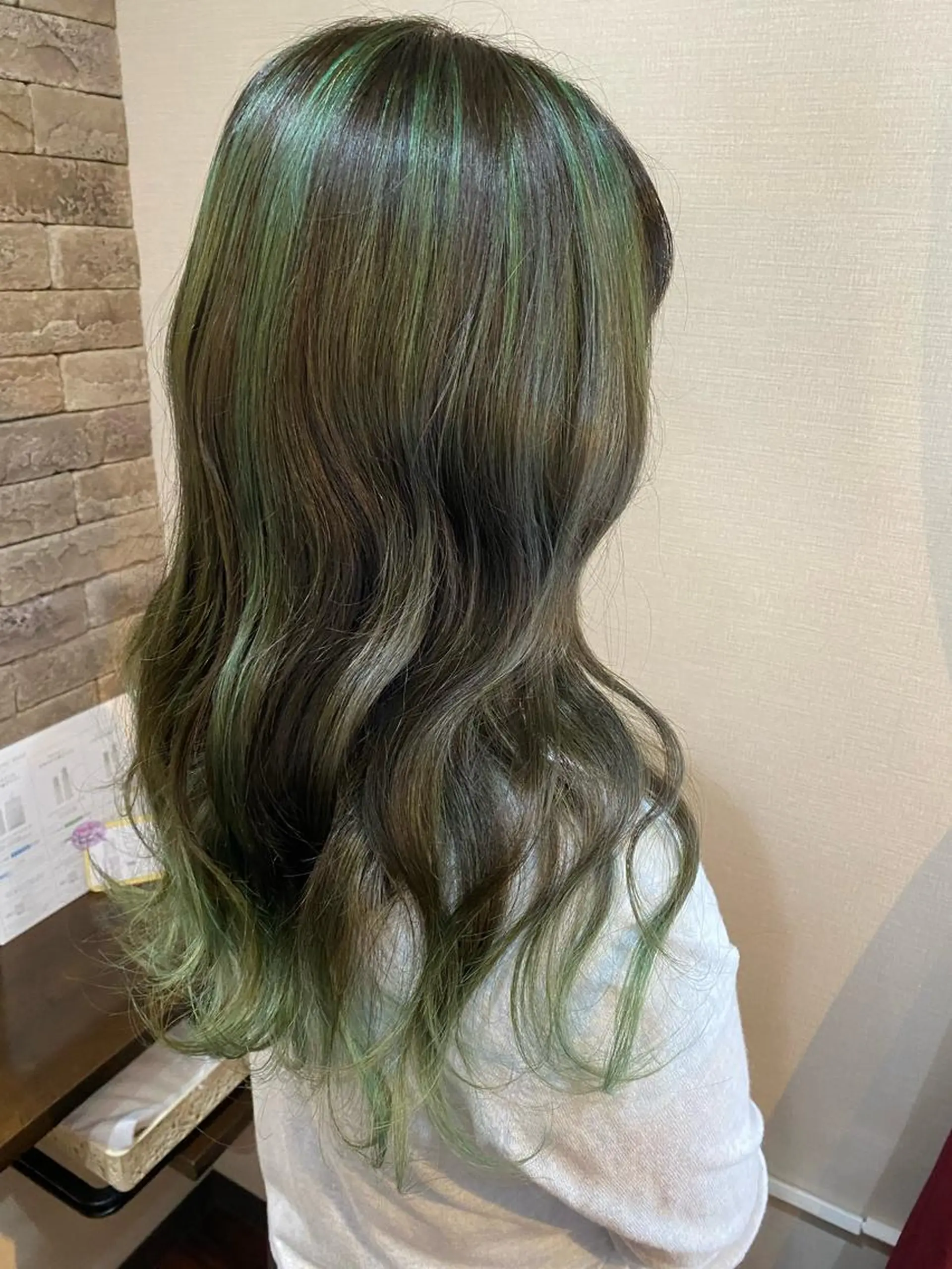 セミロング カラー ヘアカラー トリートメント 美髪 カラーリストのヘアスタイル