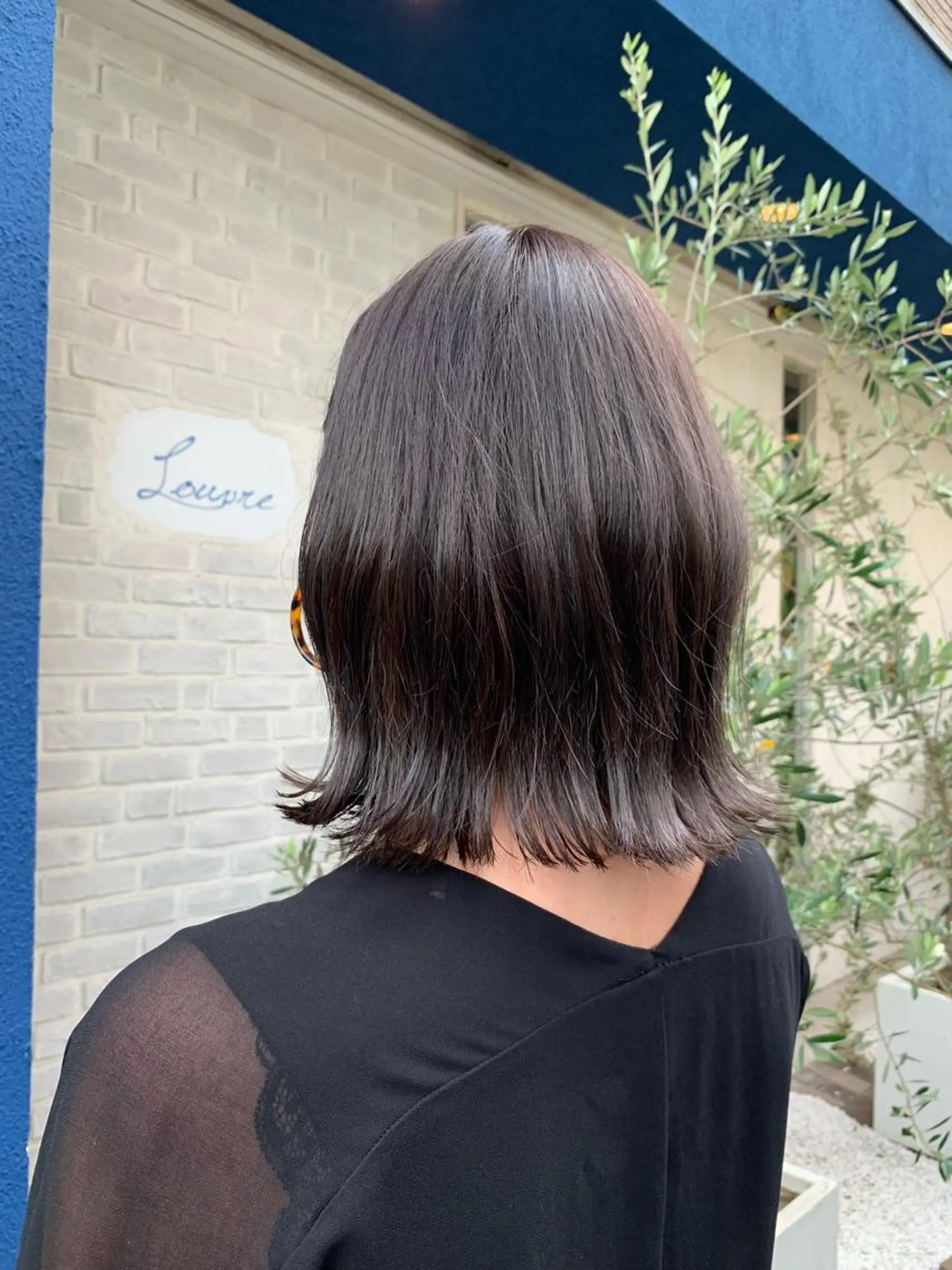 ショート カラー アッシュ ラベンダーカラー ラベンダーアッシュ ボブ 外ハネヘア ルーヴル所属・長尾 桃佳のヘアスタイル