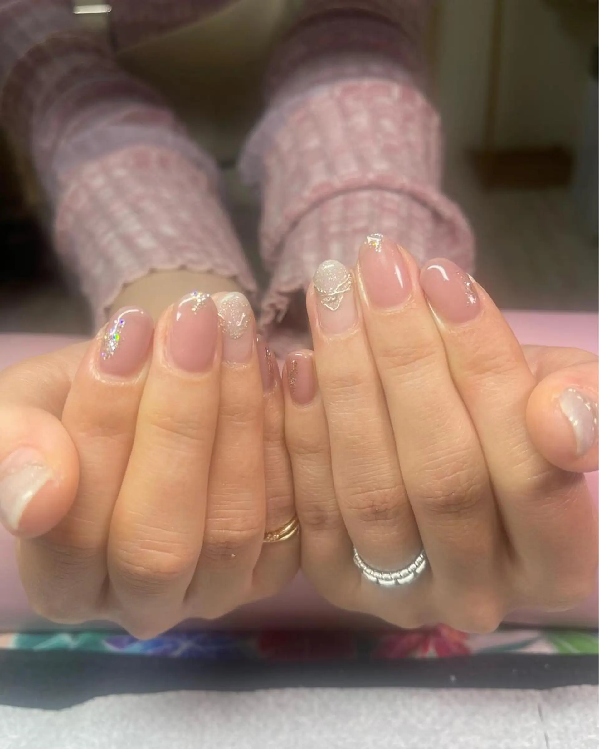 ネイル ミラーネイル ピンク ネイルサロンキュアイスト所属・キュアイスト アコパラジェル調布のネイルデザイン