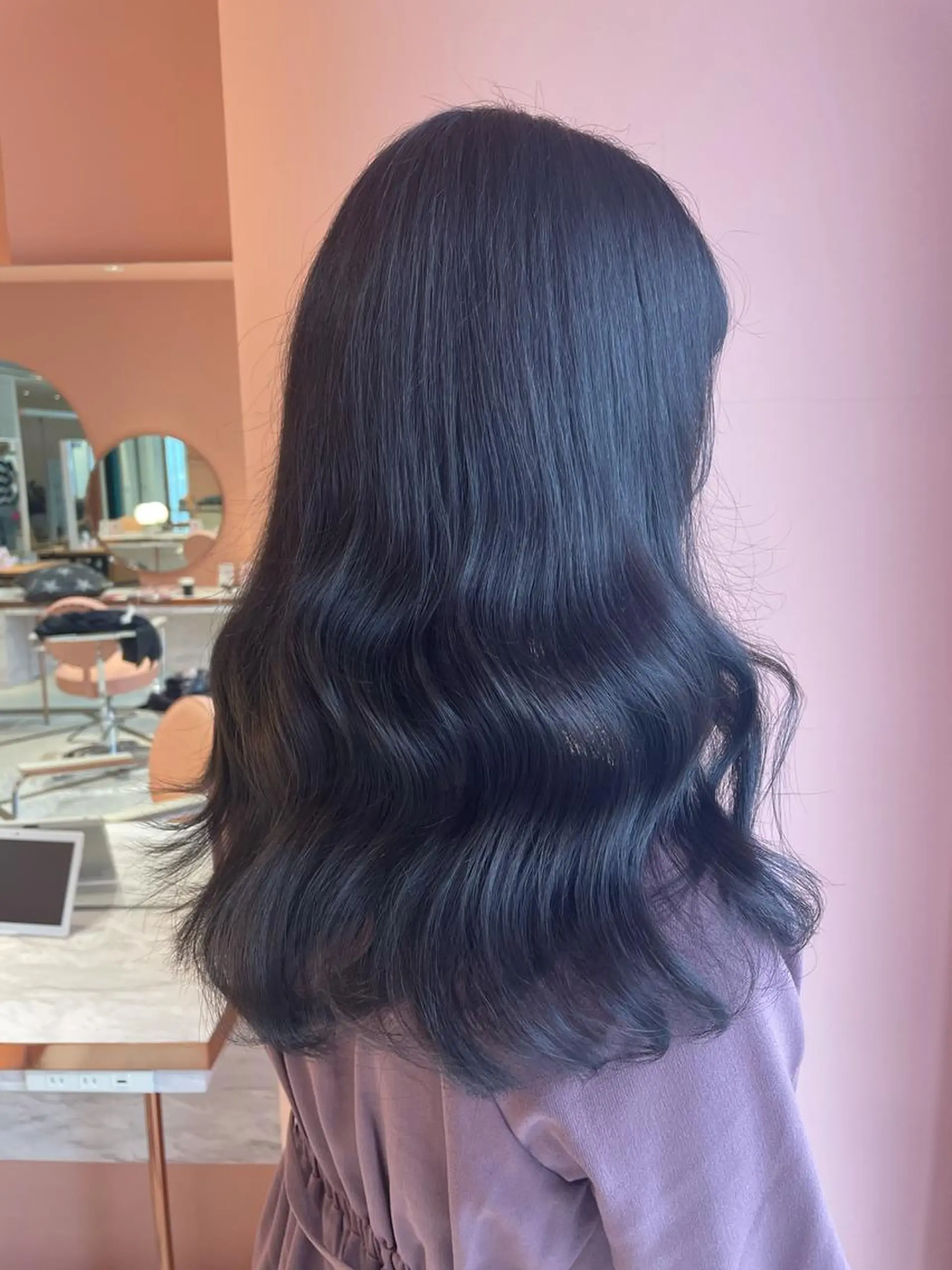 ロング カラー 艶ハイトーン👑♡ NATSUKIのヘアスタイル