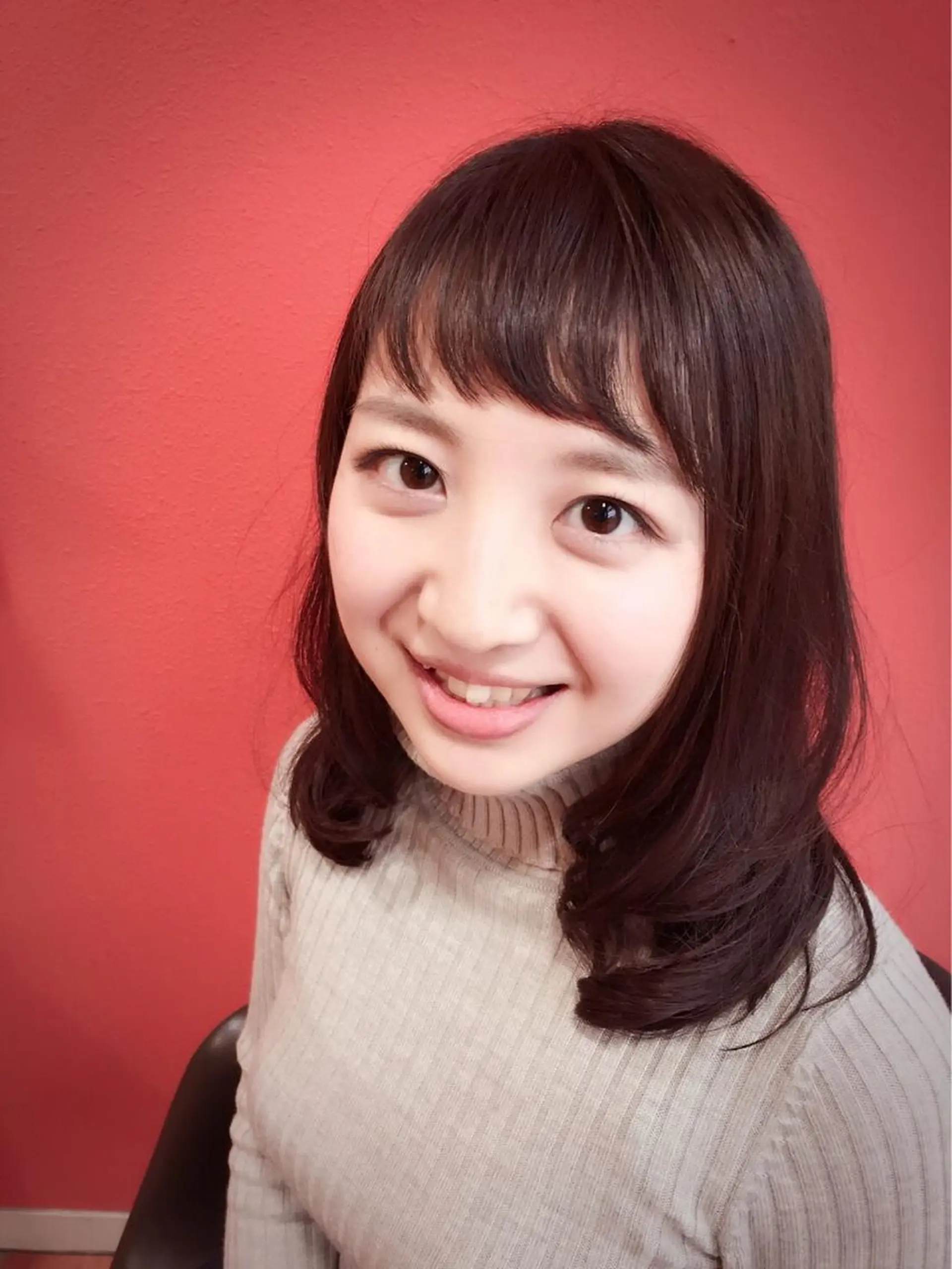 ミディアム カラー パーマ 房野 亜佑美のヘアスタイル