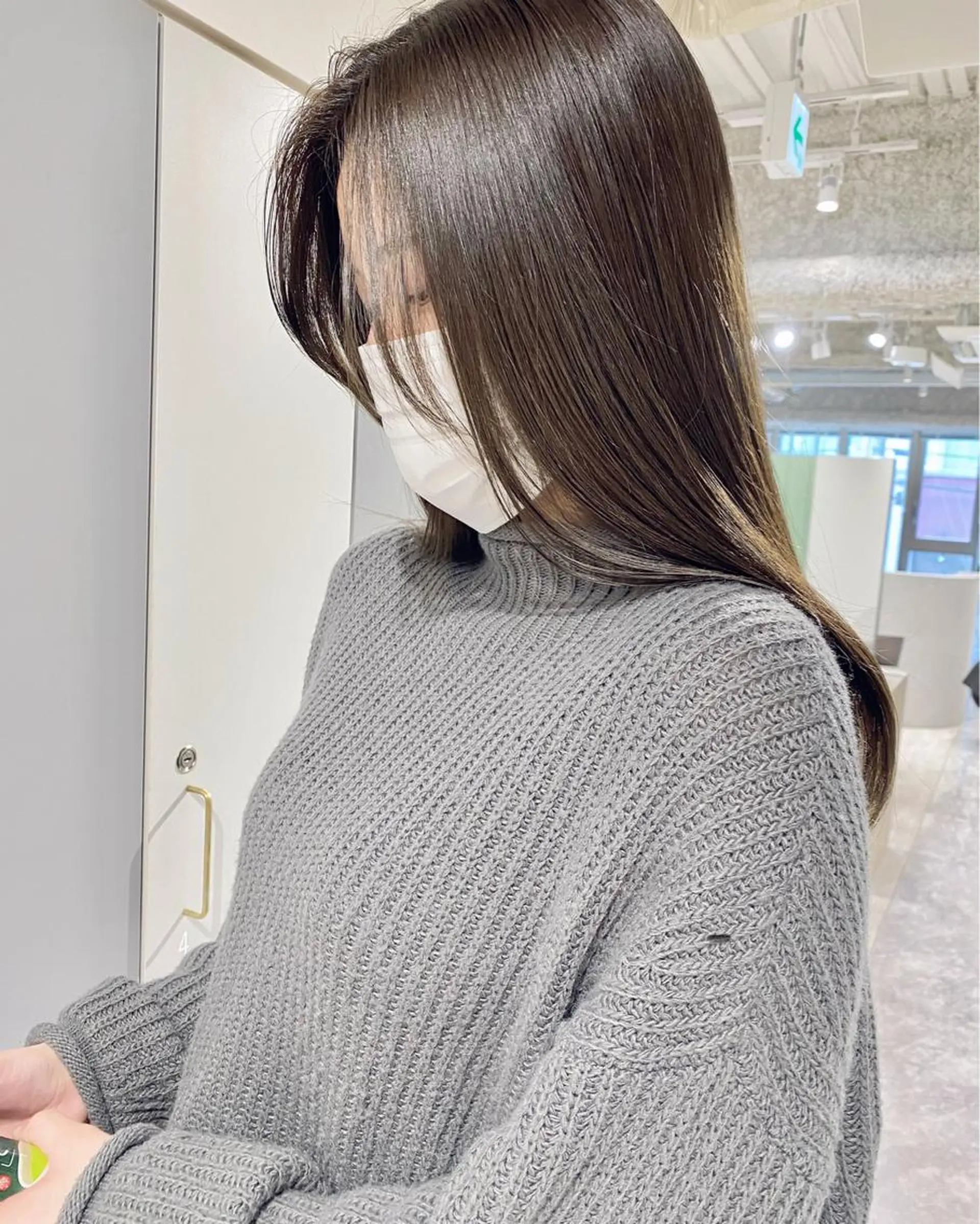 セミロング カラー 透明感カラー 髪質改善 ヘアカラー トリートメント LOVESTOIKE 堂本のヘアスタイル