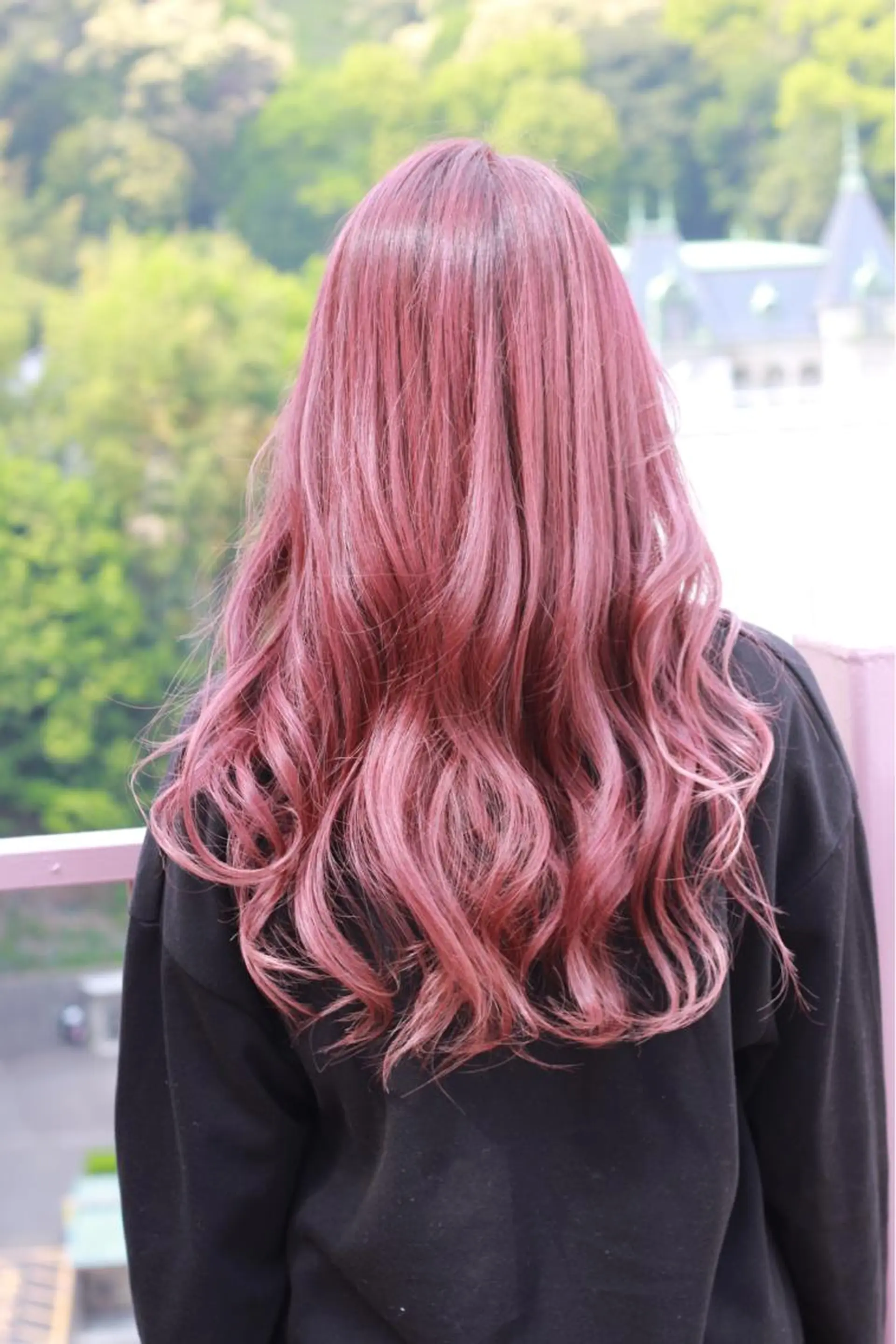 ロング カラー カシス ピンクカラー ヘアカラー Viage （ビアージュ）のヘアスタイル