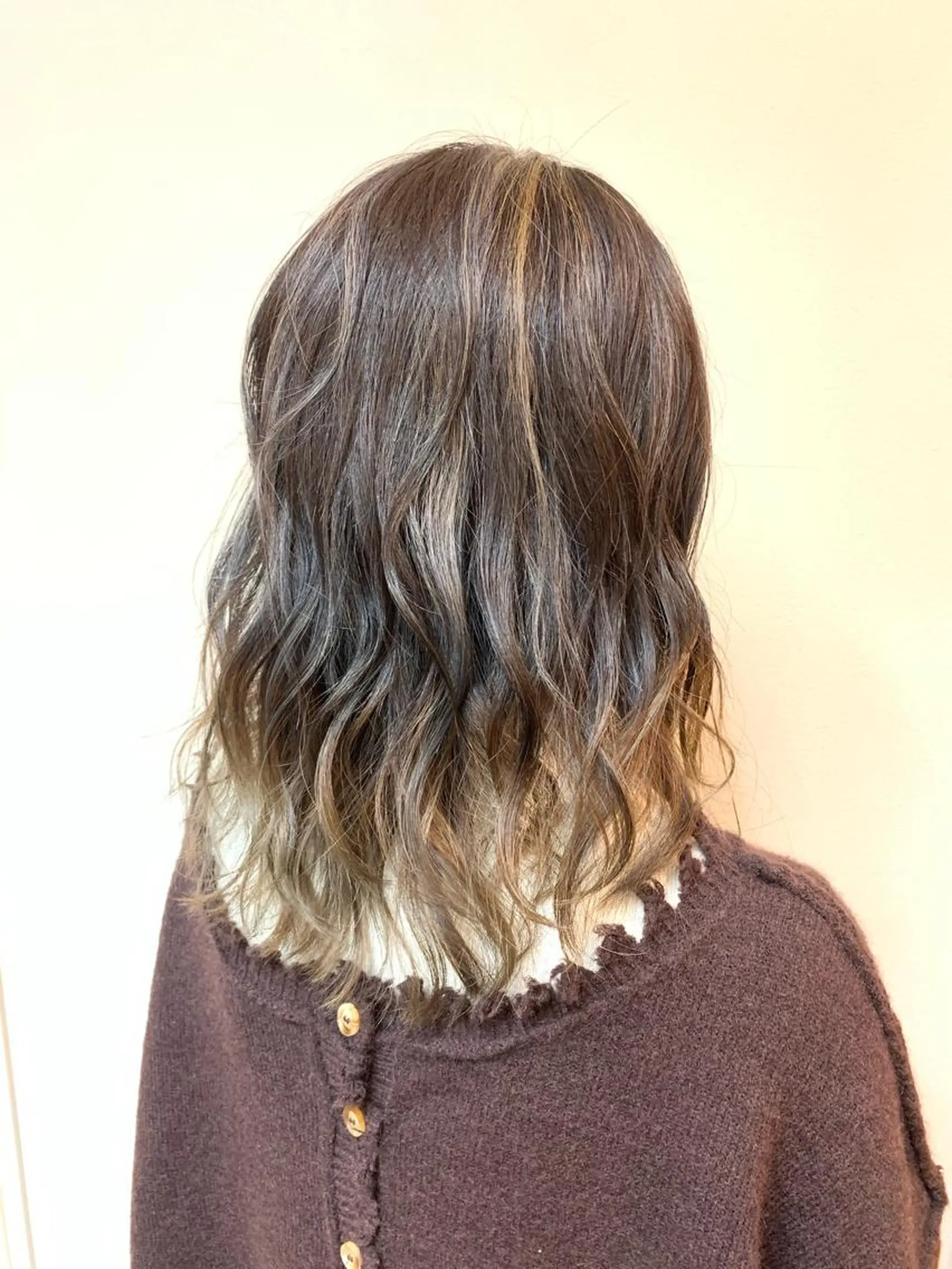 セミロング カラー グラデーションカラー ハイライトカラー ハイライト unöi所属・3月Open unöi  ホナミのヘアスタイル