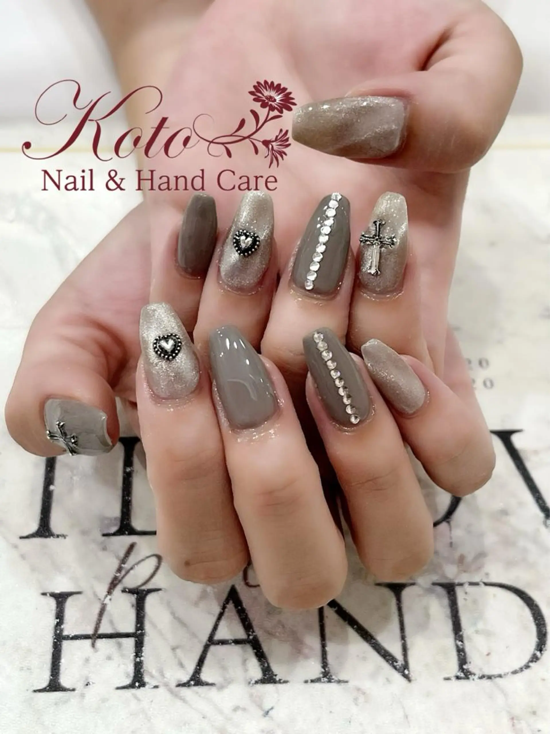 ネイル 長さ出し フットネイル フレンチネイル ジェルネイル ラメ(グリッター) Risa ネイルサロンKOTOのネイルデザイン