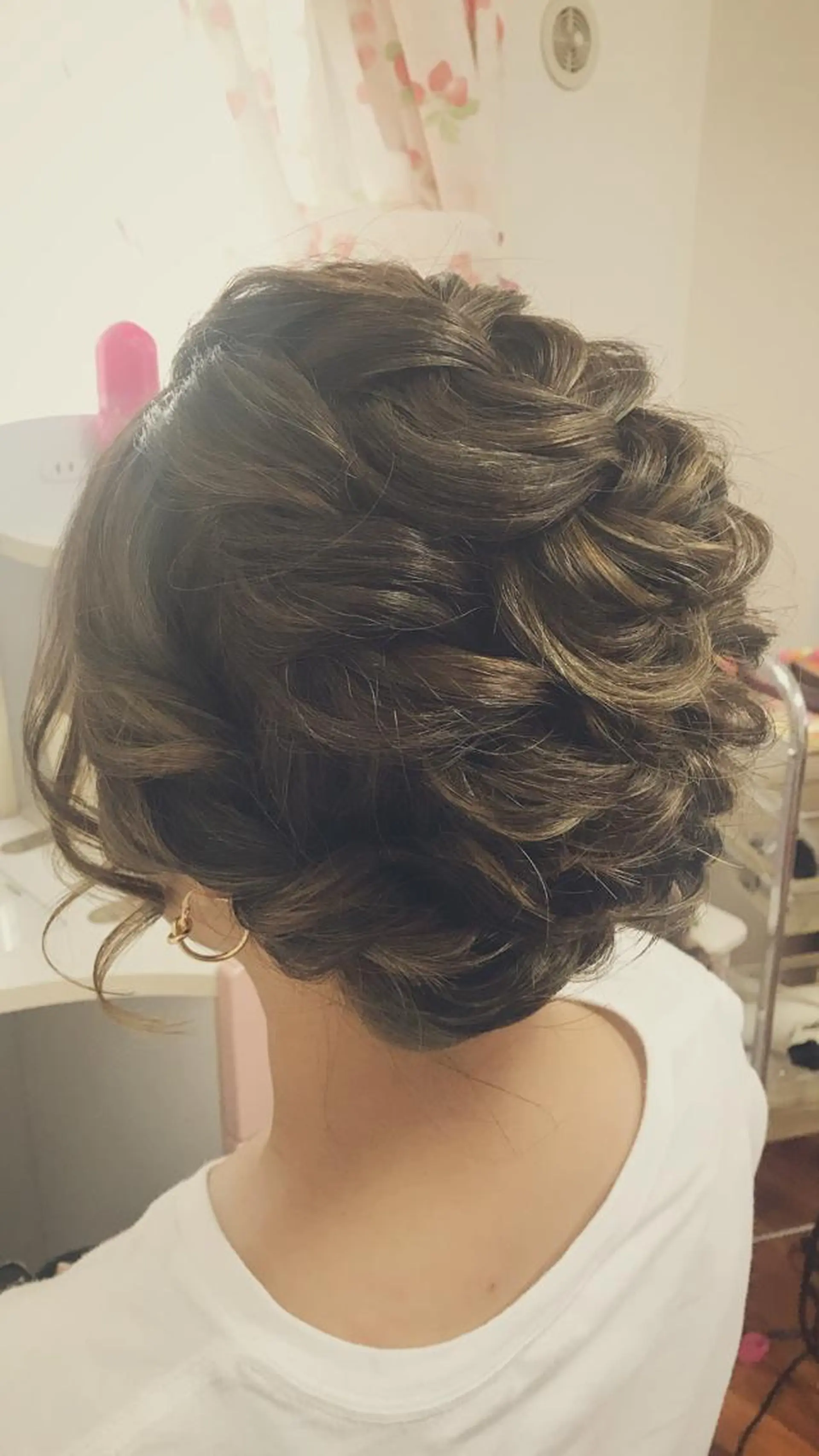 ミディアム ヘアアレンジ 結婚式・ブライダル ヘアセット Lovely Dollsの眉毛・アイブロウイメージ