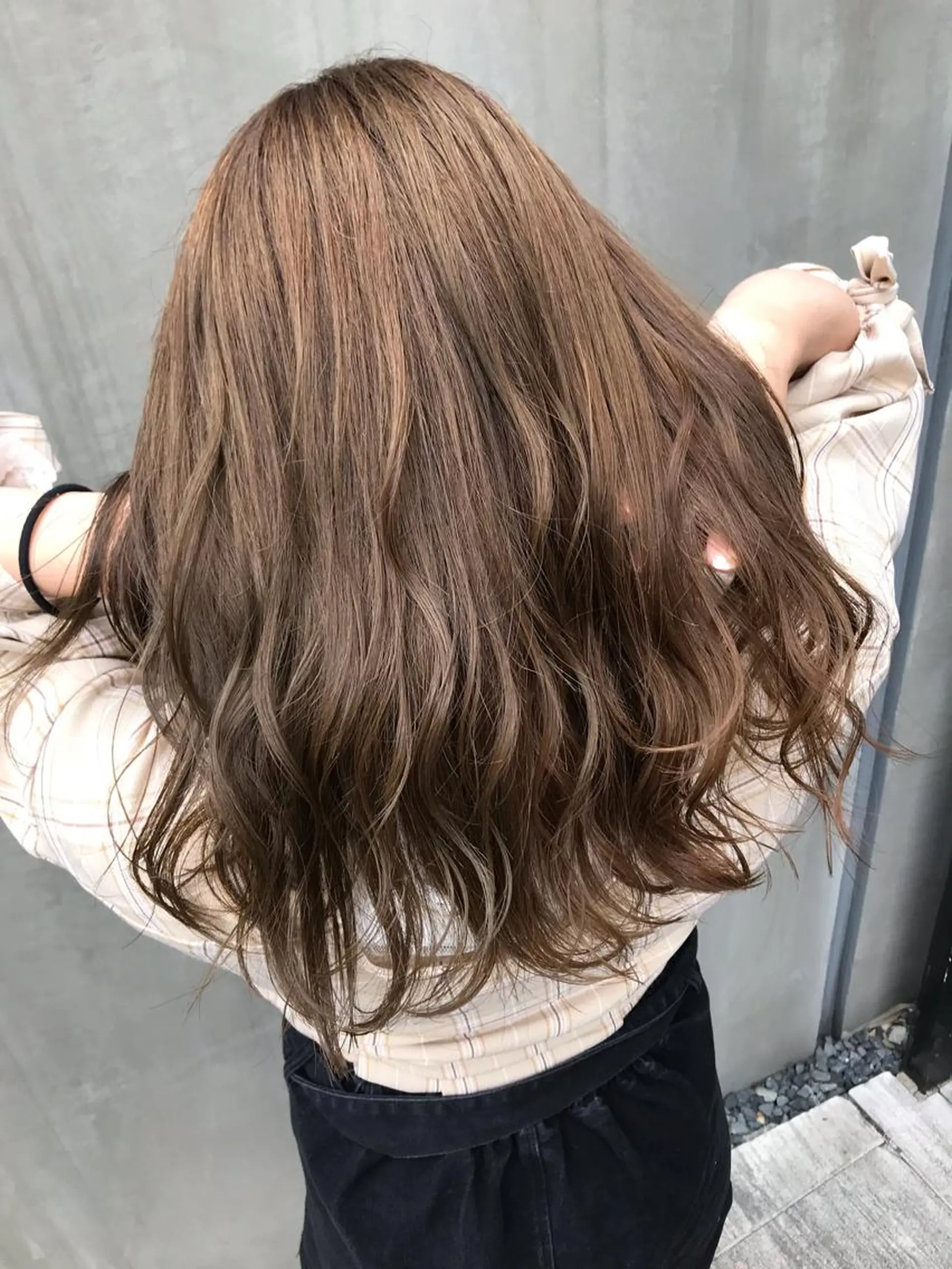 セミロング カラー ブリーチ 透明感カラー グレージュ ミルクティーグレージュ ブリーチなしカラー 赤み消し韓国ヘア レイヤー縮毛🤍渡邉のヘアスタイル