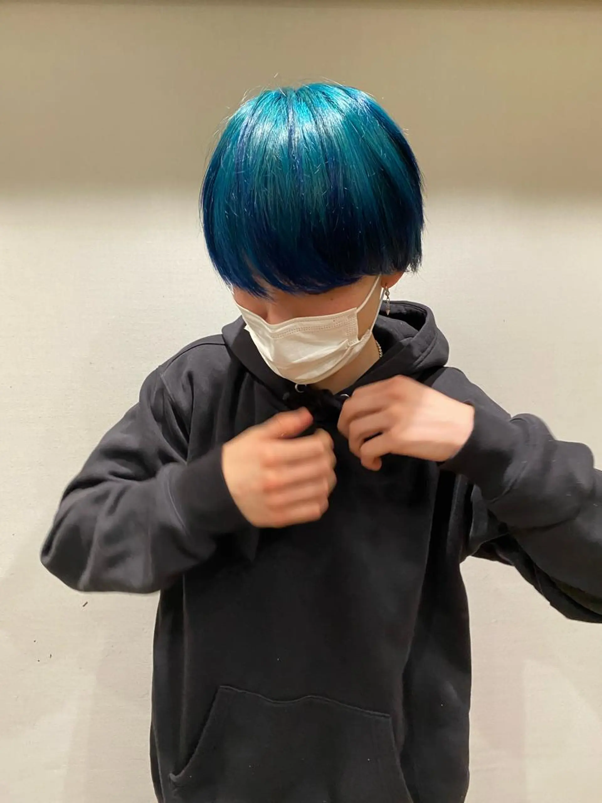 ショート カラー メンズ ブルーカラー ヒカル/ミディアム パーマ/ロングパーマのヘアスタイル