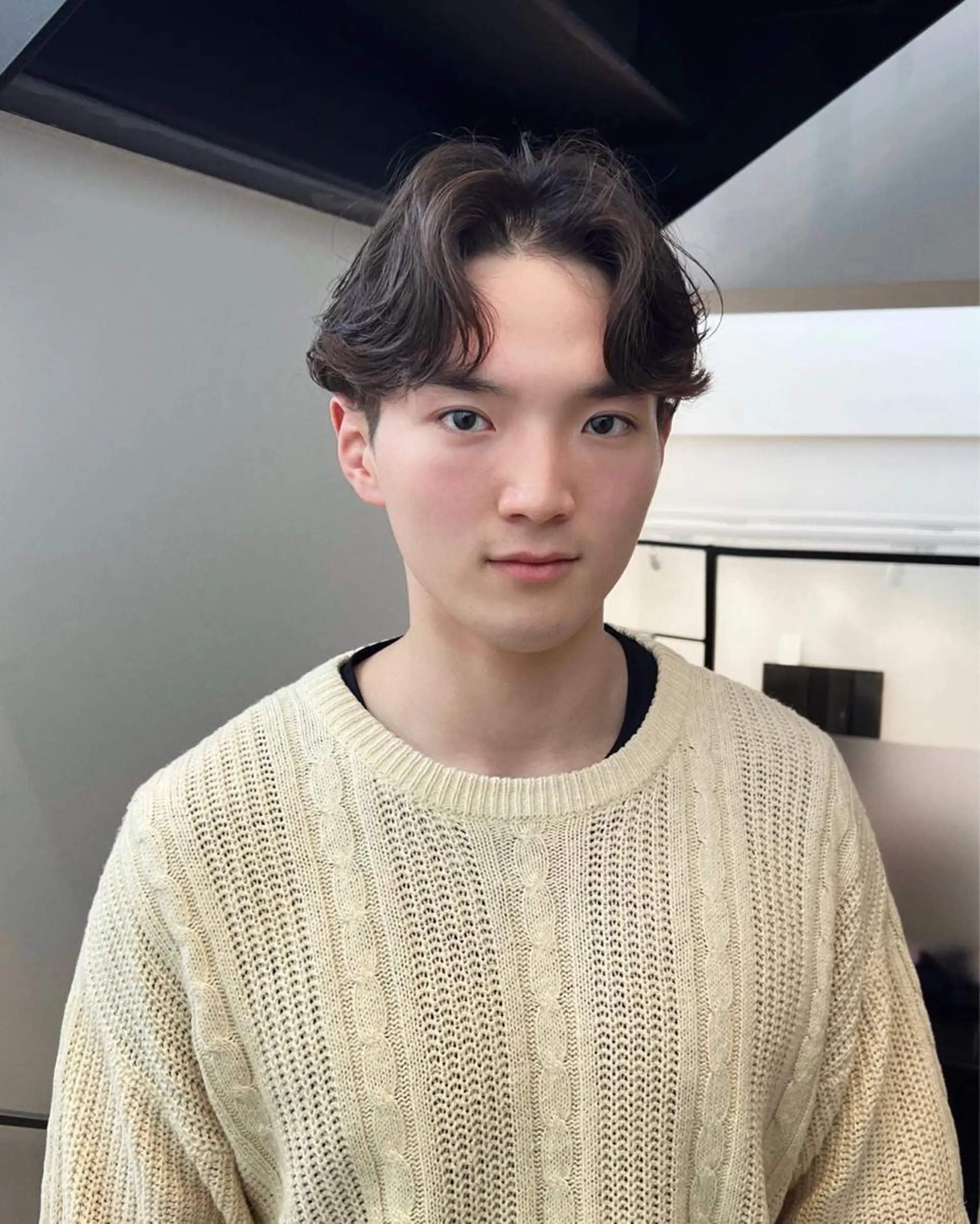 パーマ メンズ メンズパーマ ニュアンスパーマ カット パーマ Qin shaire salon 原宿verno店所属・【センターパート】 ETO／江藤翼の眉毛・アイブロウイメージ