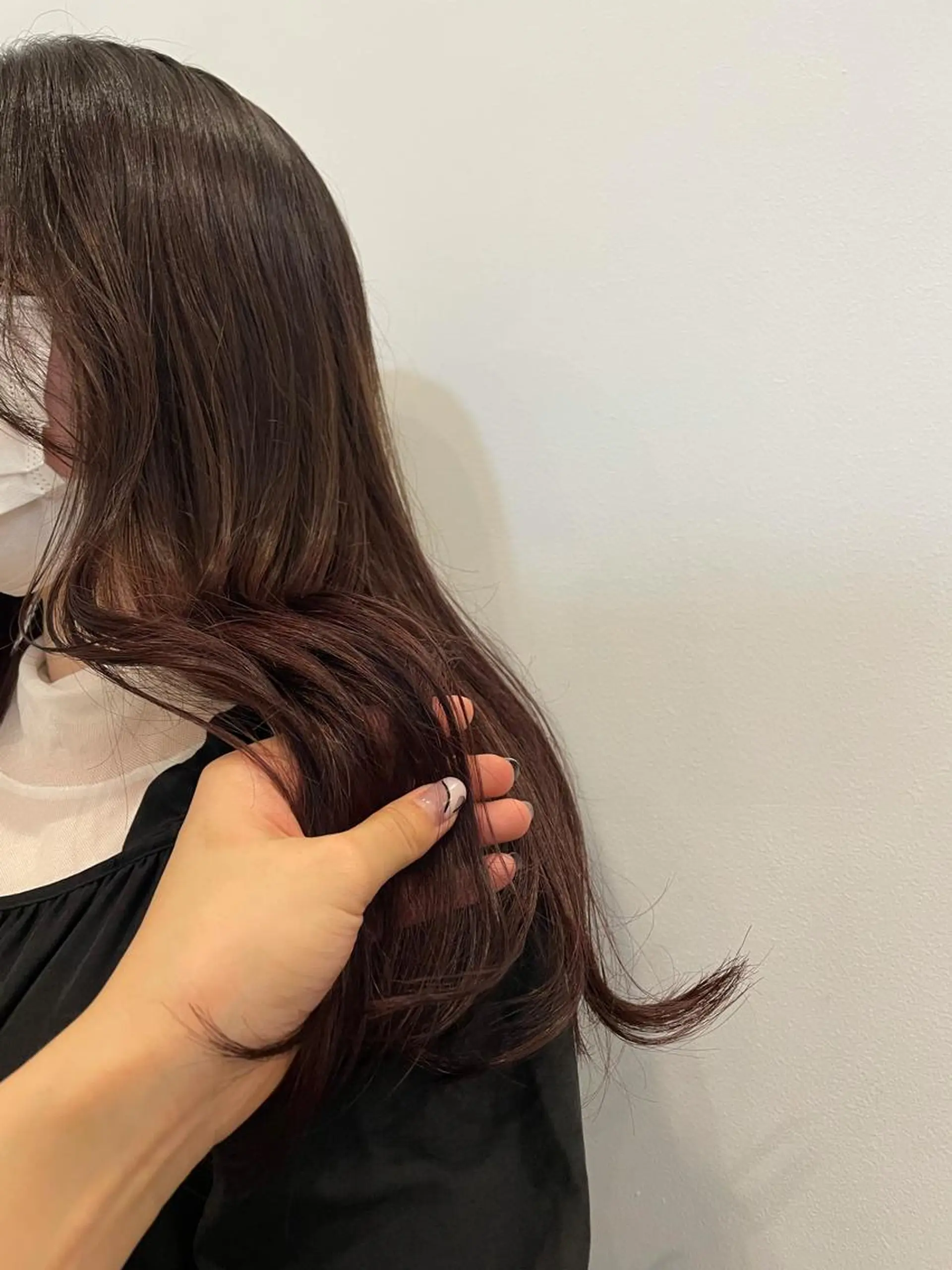 ロング カラー 佐藤 永夏のヘアスタイル