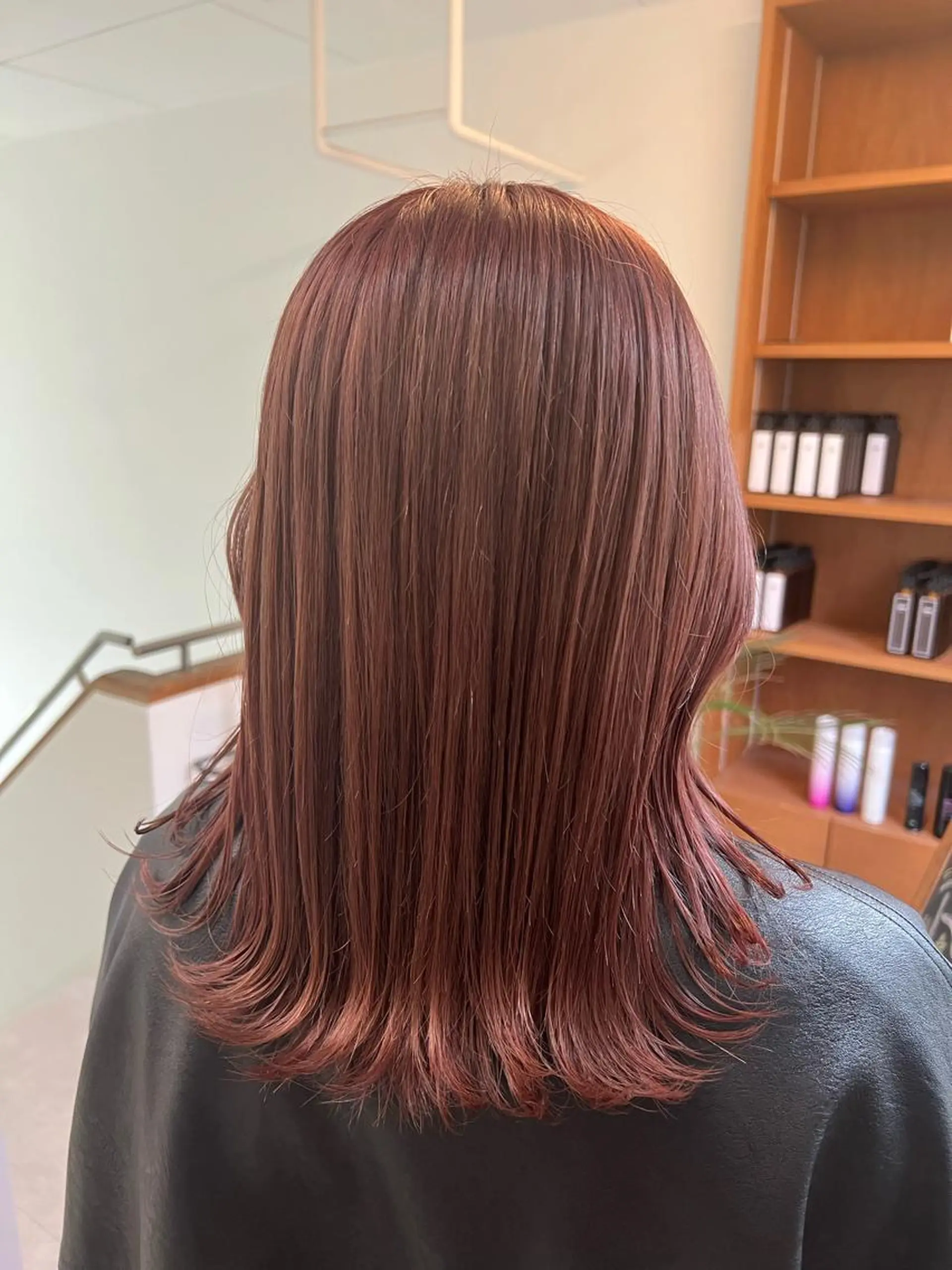 ミディアム カット ヘアカラー Ami ブリーチ/ハイトーンのヘアスタイル