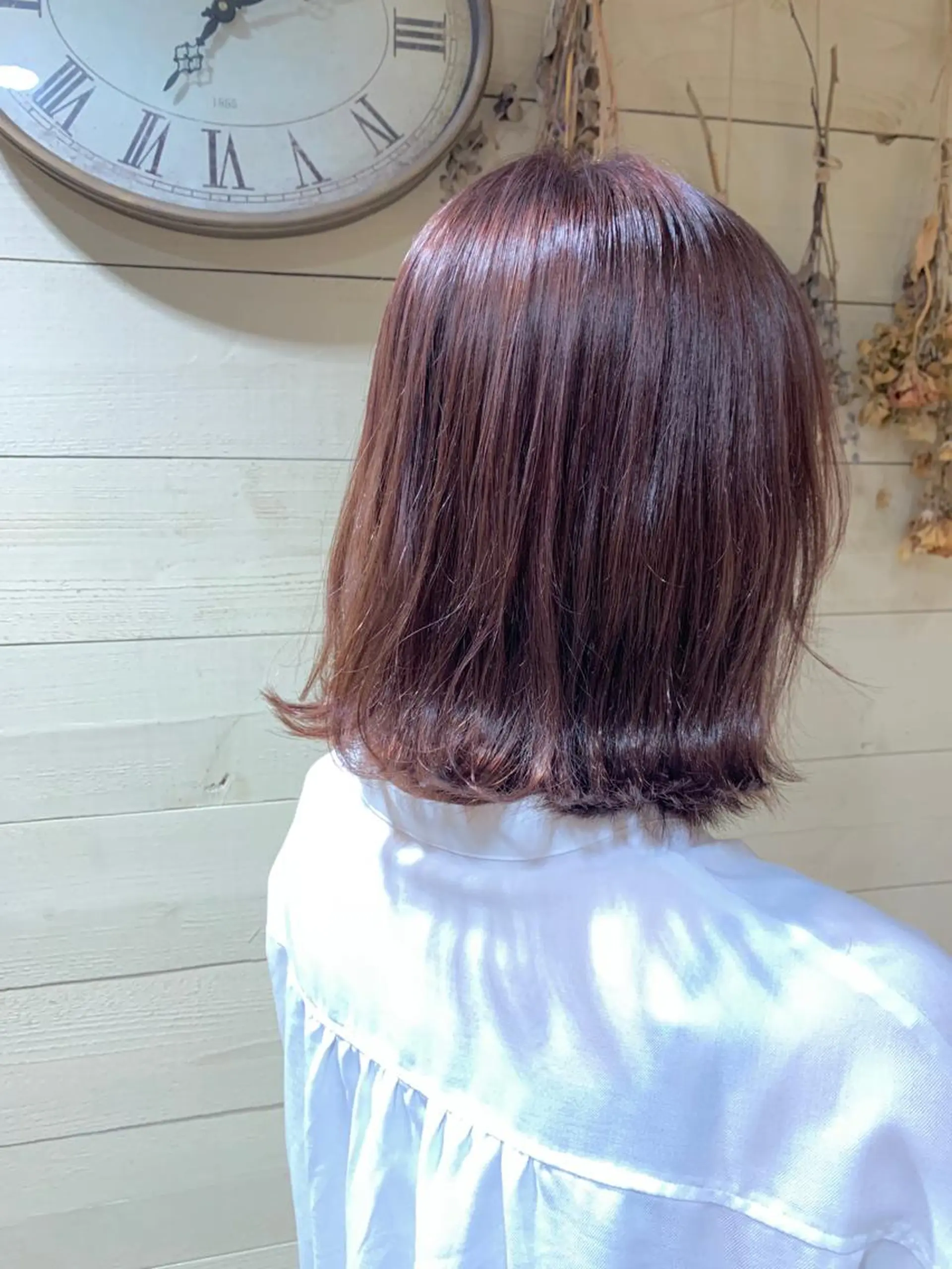 ミディアム カラー カット ヘアカラー 縮毛矯正 トリートメント クワハラ イオリのヘアスタイル