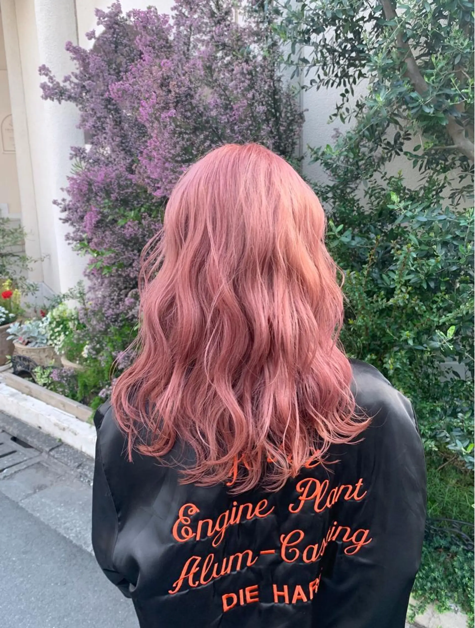 セミロング カラー ブリーチ ピンクカラー a-o横浜所属・色落ちまでキレイに！ ！女性サロンのヘアスタイル