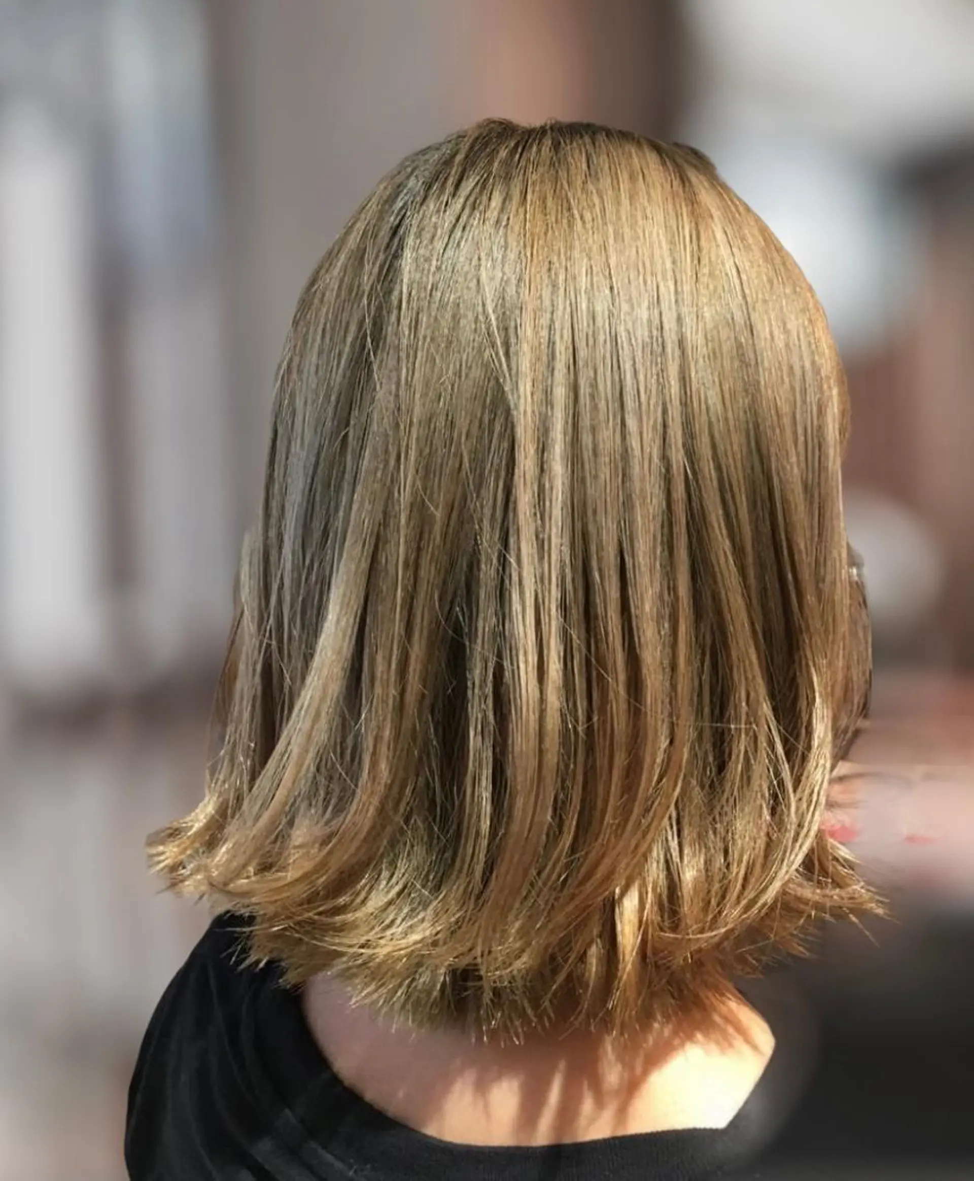 ショート カラー ブリーチ ダブルカラー ハイトーンカラー イルミナカラー 外ハネヘア GO TODAY SHAiRE SALON 梅田店所属・3ヶ月持ちが良い ボブ/ショートのヘアスタイル