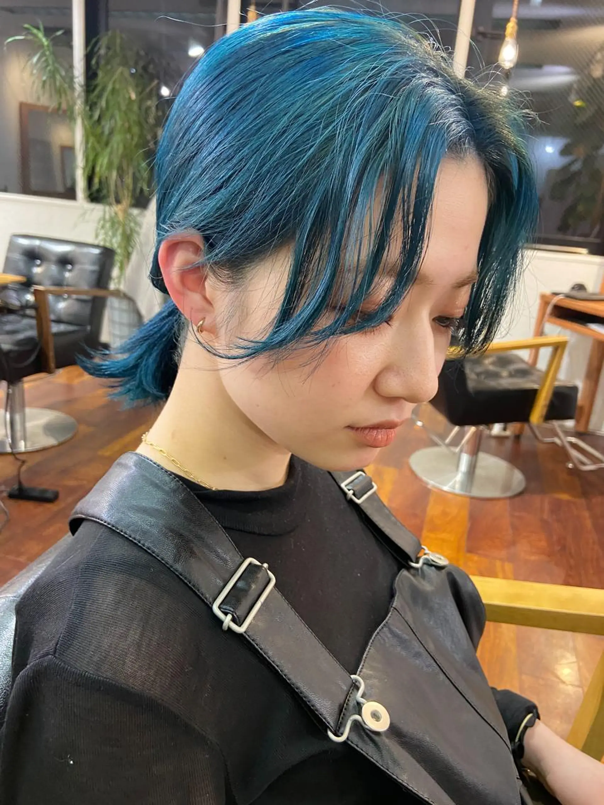 ミディアム カラー ヘアカラー トリートメント 岡本康平/ボブ /ブリーチ/レイヤーのヘアスタイル