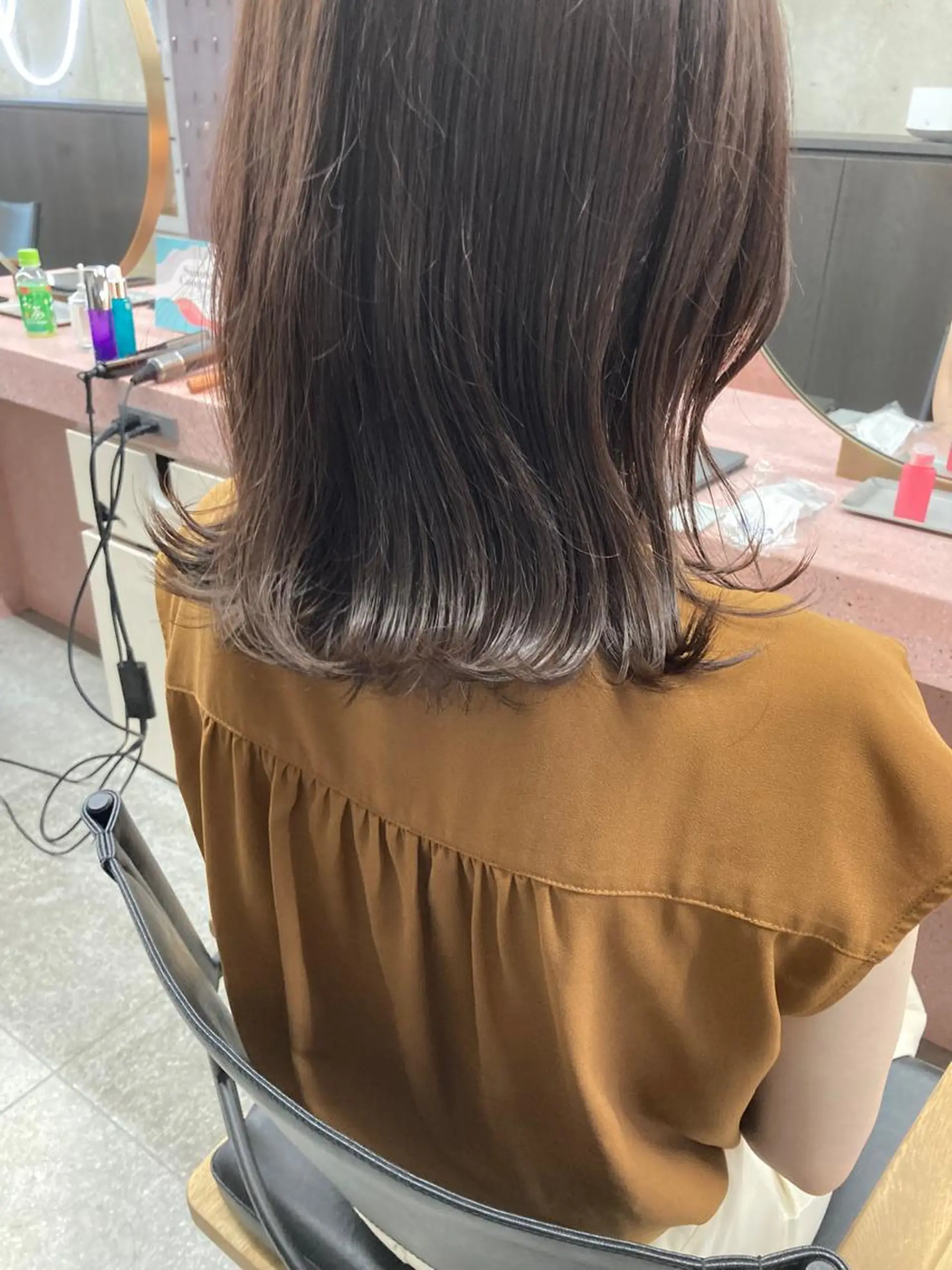 ミディアム カラー ベージュカラー シルバー シルバーベージュ 小木曽智美 /ボブ/ショートのヘアスタイル