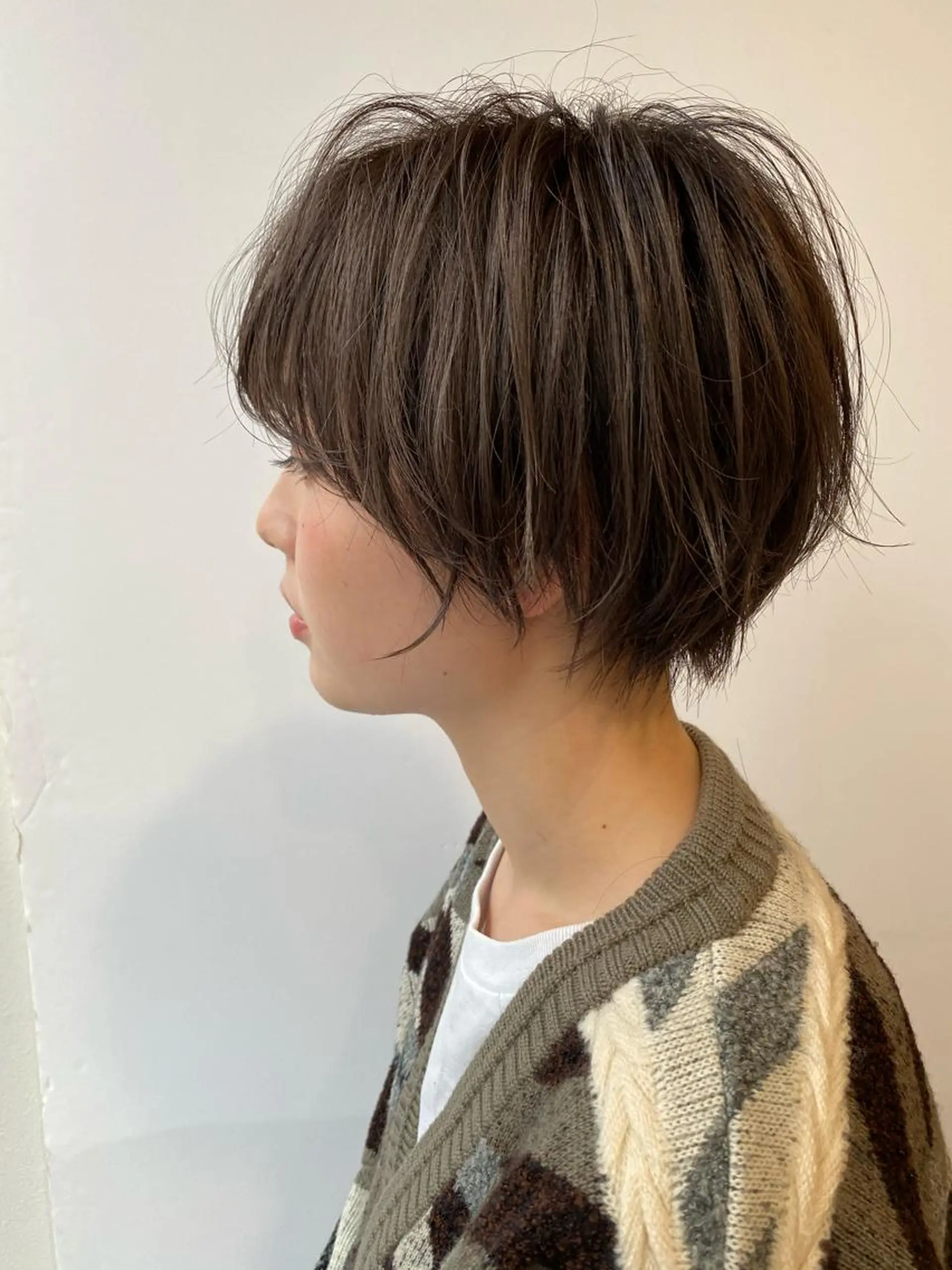 ショート 顔まわりカラー特化 赤津百合絵のヘアスタイル