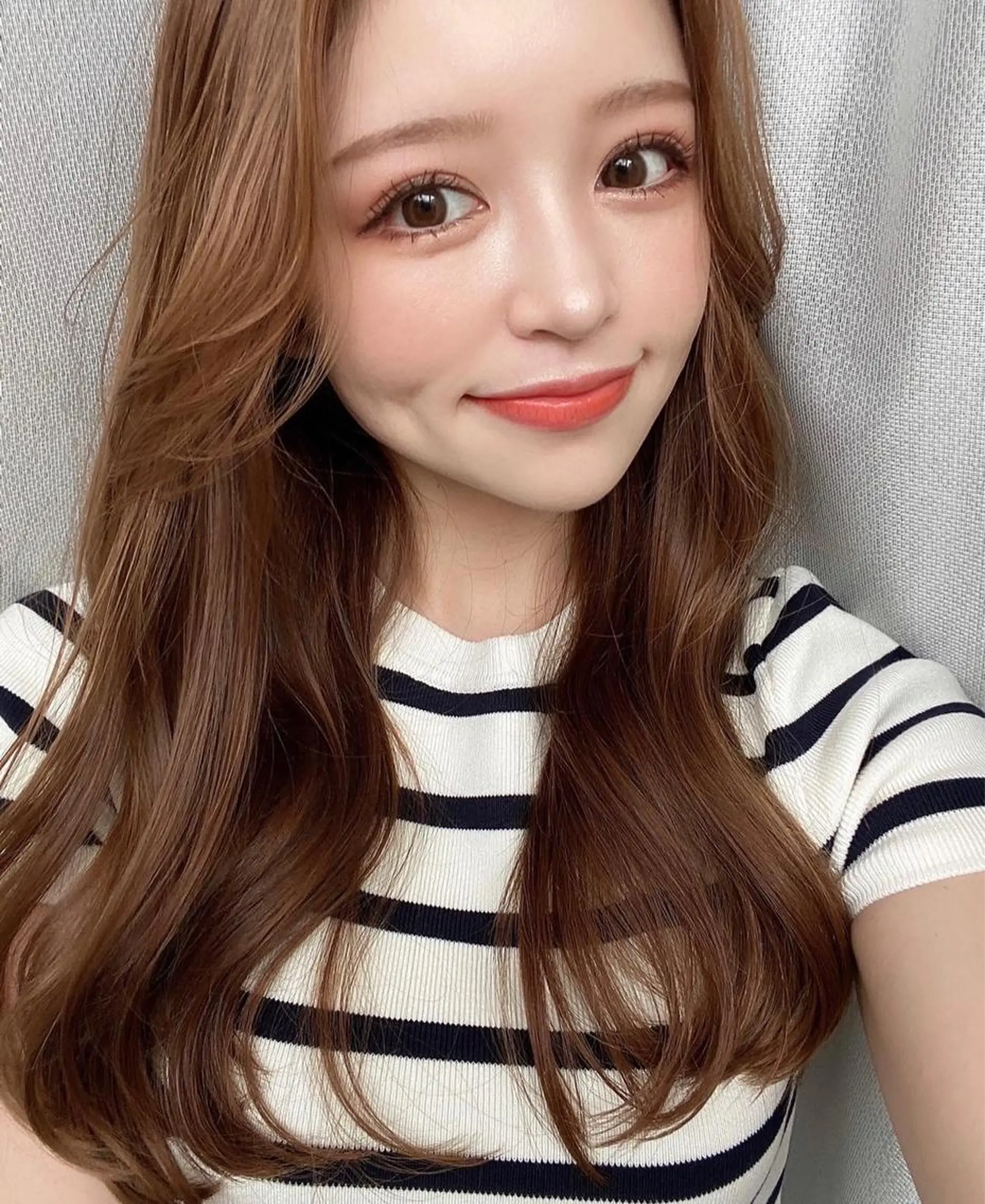 ミディアム カット ヘアカラー トリートメント レイヤーカット /透明感カラー西田のヘアスタイル