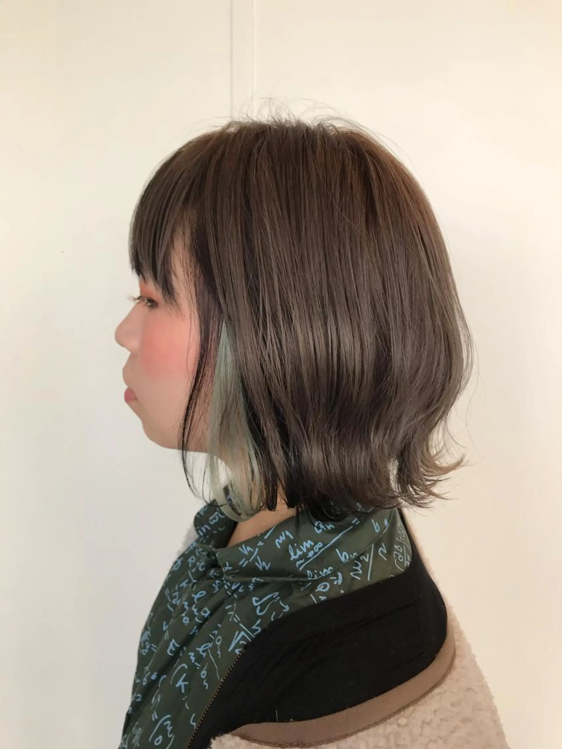 ミディアム カラー シールエクステ デザインカラー エクステ 透明感カラー/ 寺田千雅子のヘアスタイル