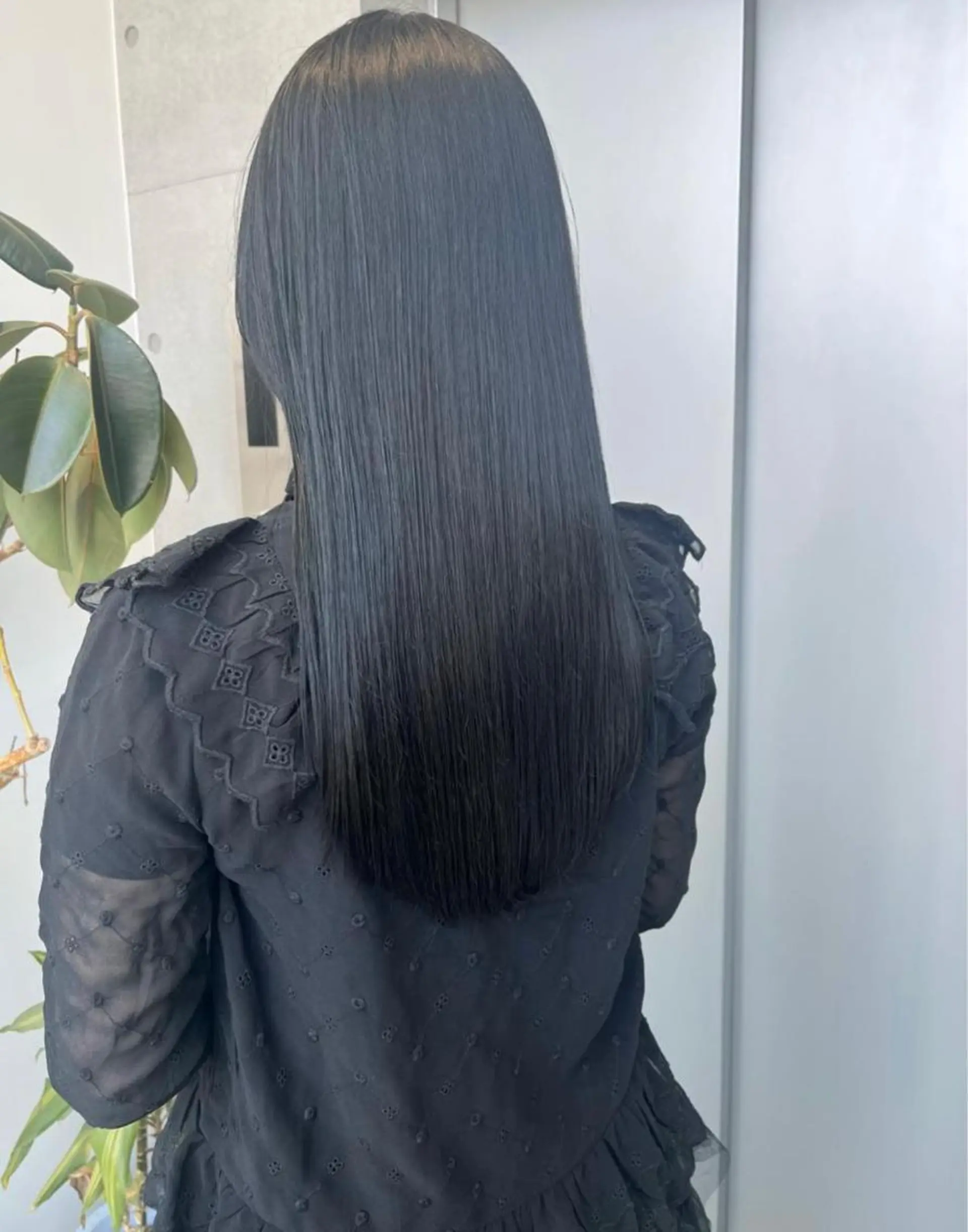 ロング カラー パーマ ヘアアレンジ ヘアカラー トリートメント 透明感/オリーブ/ グレージュ/YUKAのヘアスタイル