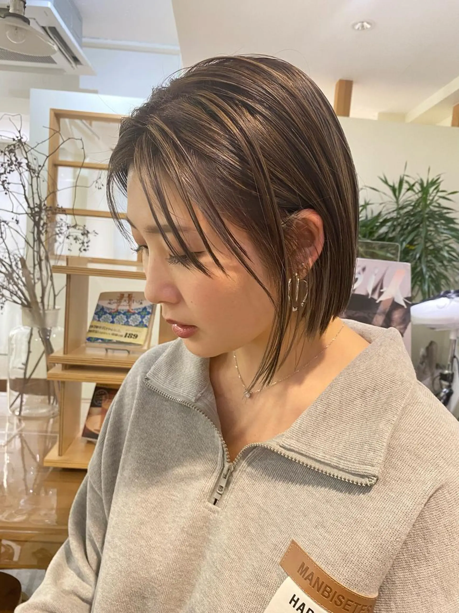 ショート ヘアアレンジ 前下がりボブ ボブ レイヤー🌟艶カラー 🕊まやのヘアスタイル