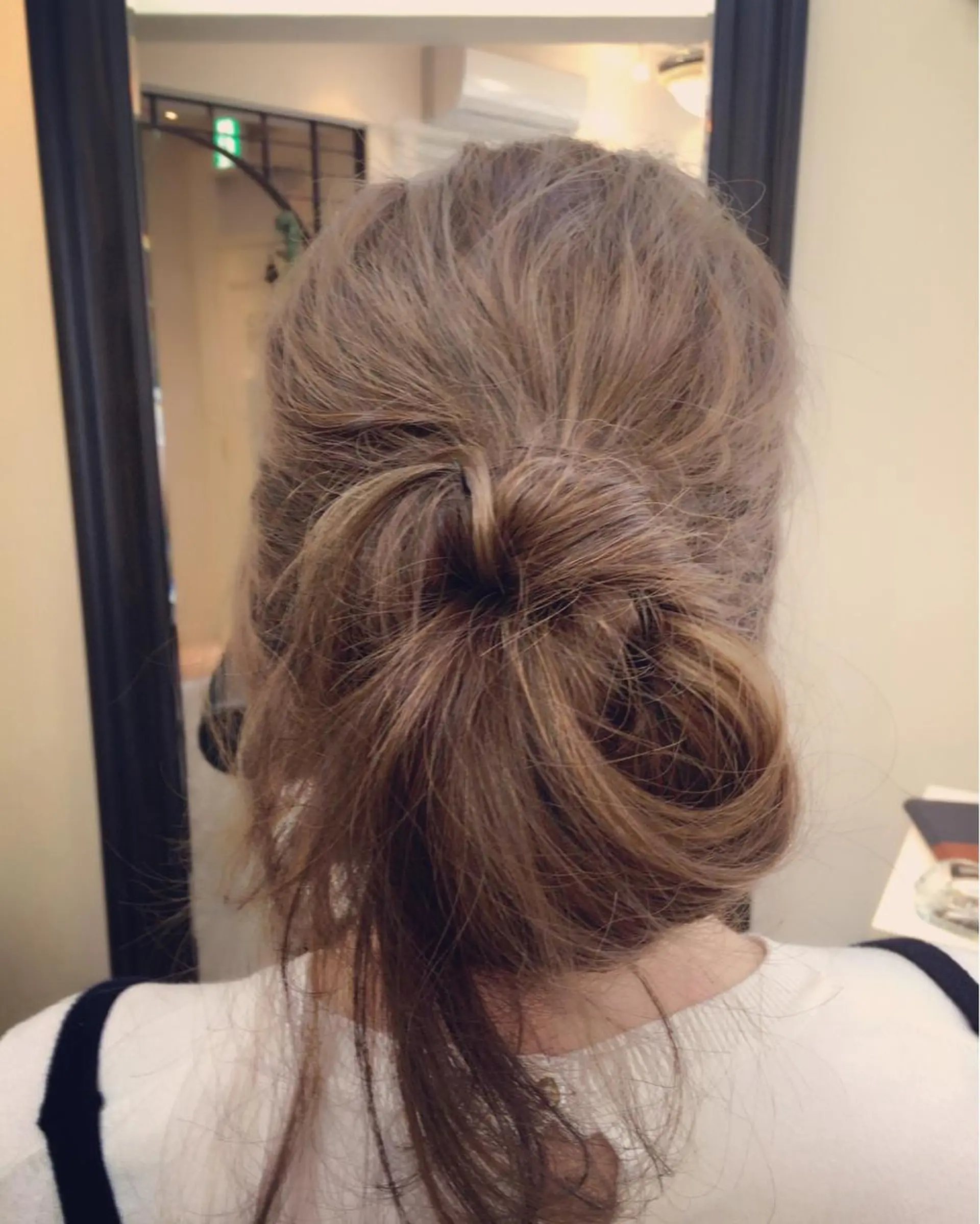 セミロング ヘアアレンジ 外国人風カラー 鶴見 和美のヘアスタイル