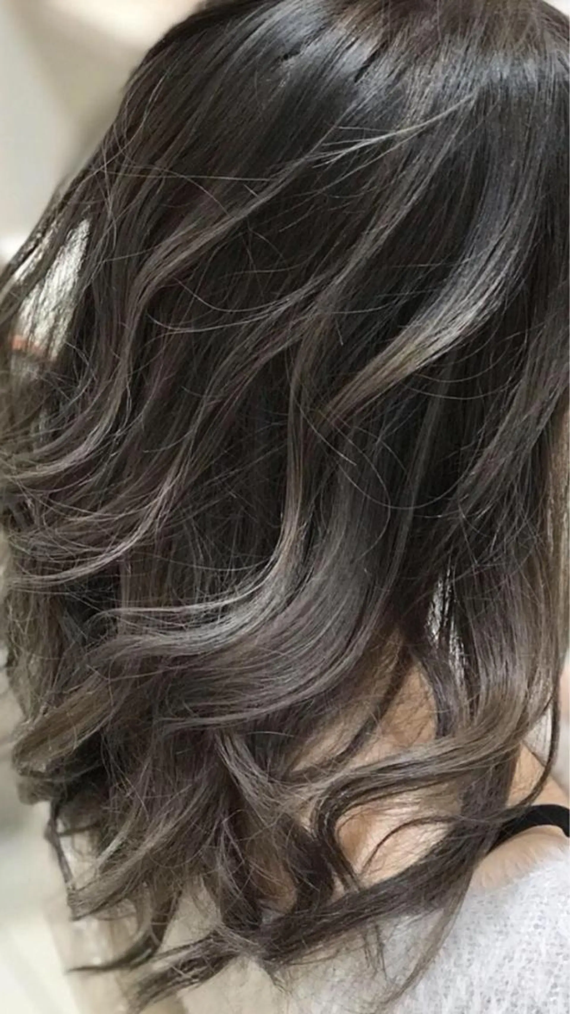 セミロング アッシュ アッシュグレー カット ヘアカラー N° jillva ♦️川端裕司♦️のヘアスタイル