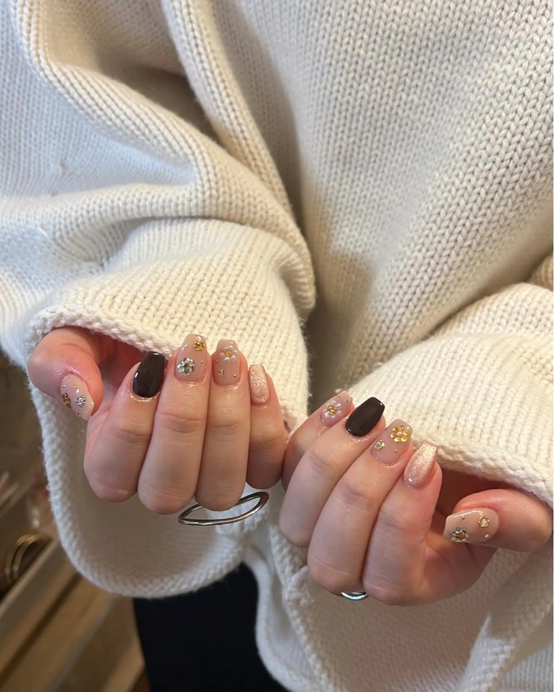 ネイル ハンドネイル フットネイル ハンドケア Nes.Nail所属・Miyagi Asamiのネイルデザイン