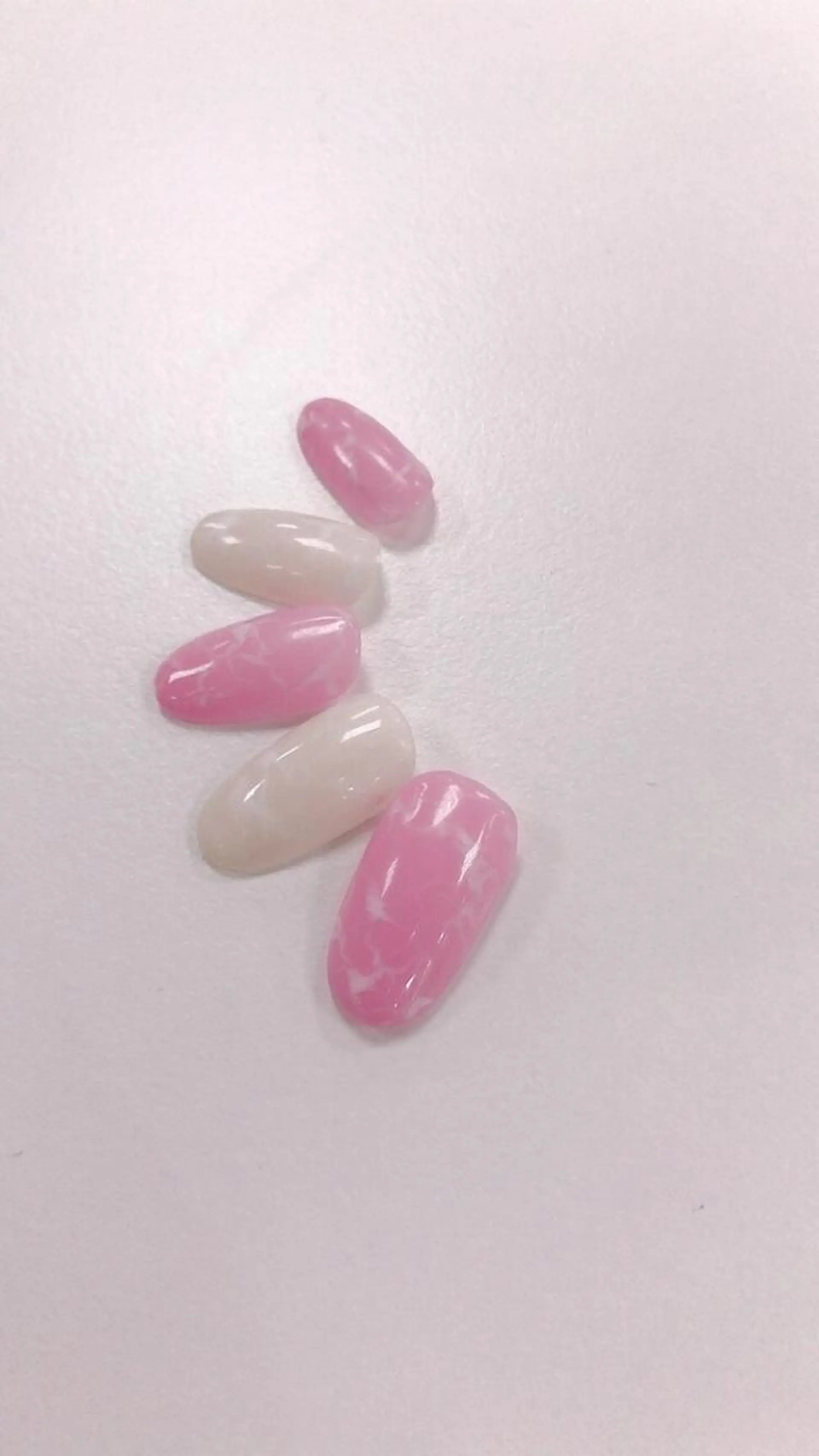 ネイル 大理石ネイル(マーブル) レイヤーカット 早崎太生のヘアスタイル