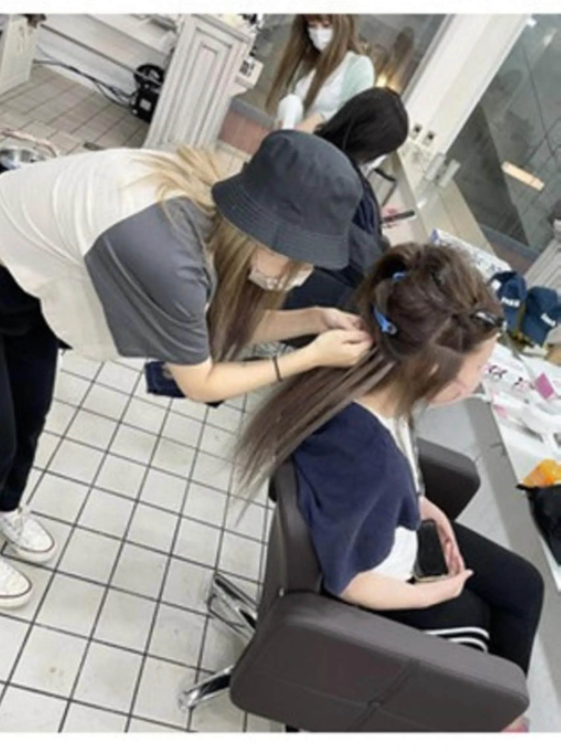 ロング カラー エクステ LuciAのヘアスタイル