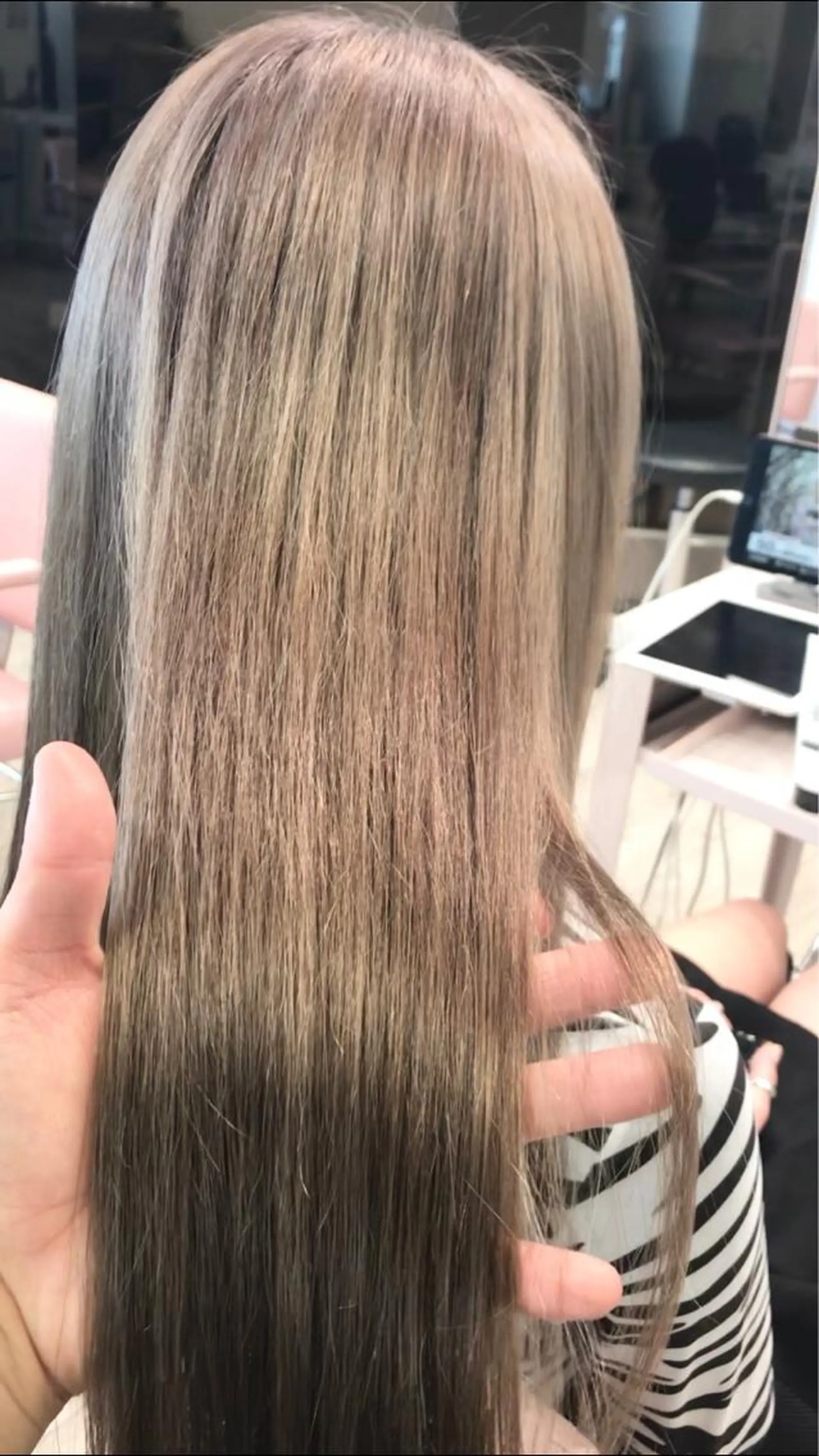 セミロング カラー 高島大登/顔周り /レイヤーカットのヘアスタイル