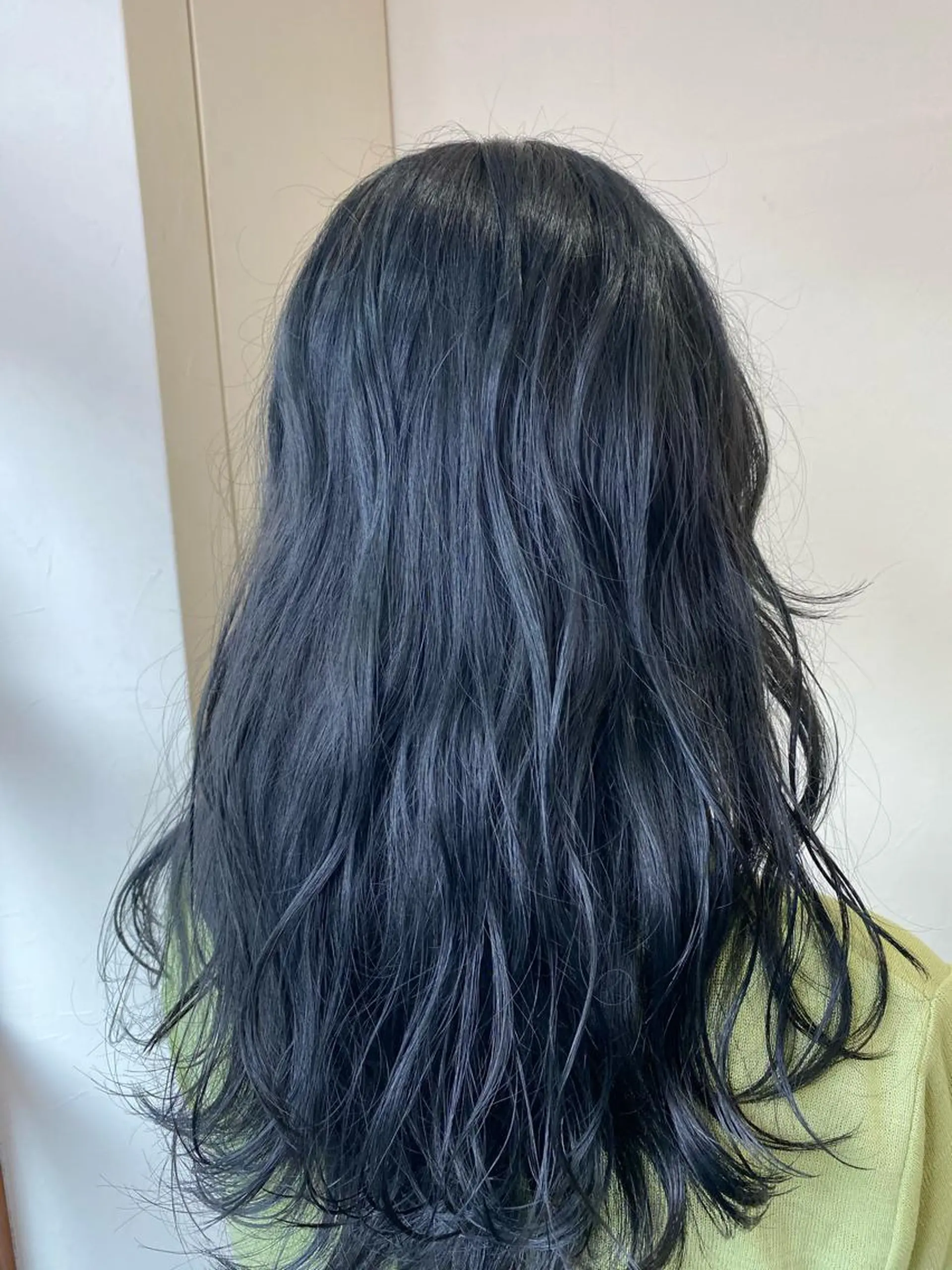 カラー 黒髪 ブルーカラー ブルーブラック ヘアカラー トリートメント ekolu北梅田店所属・梅田中崎町髪質改善 /オキヒロト/エコルのヘアスタイル