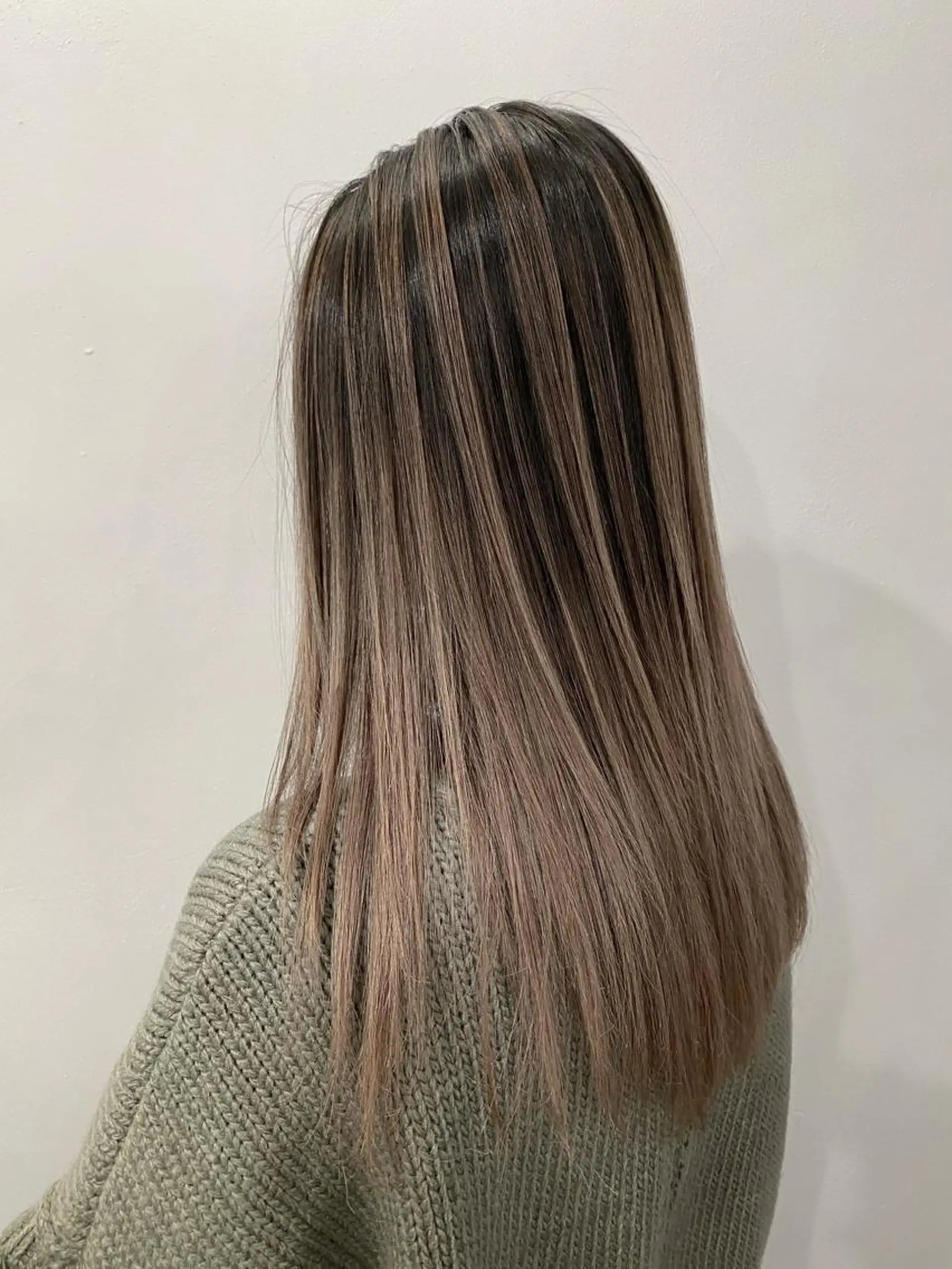 セミロング カラー 松井 佑太のヘアスタイル