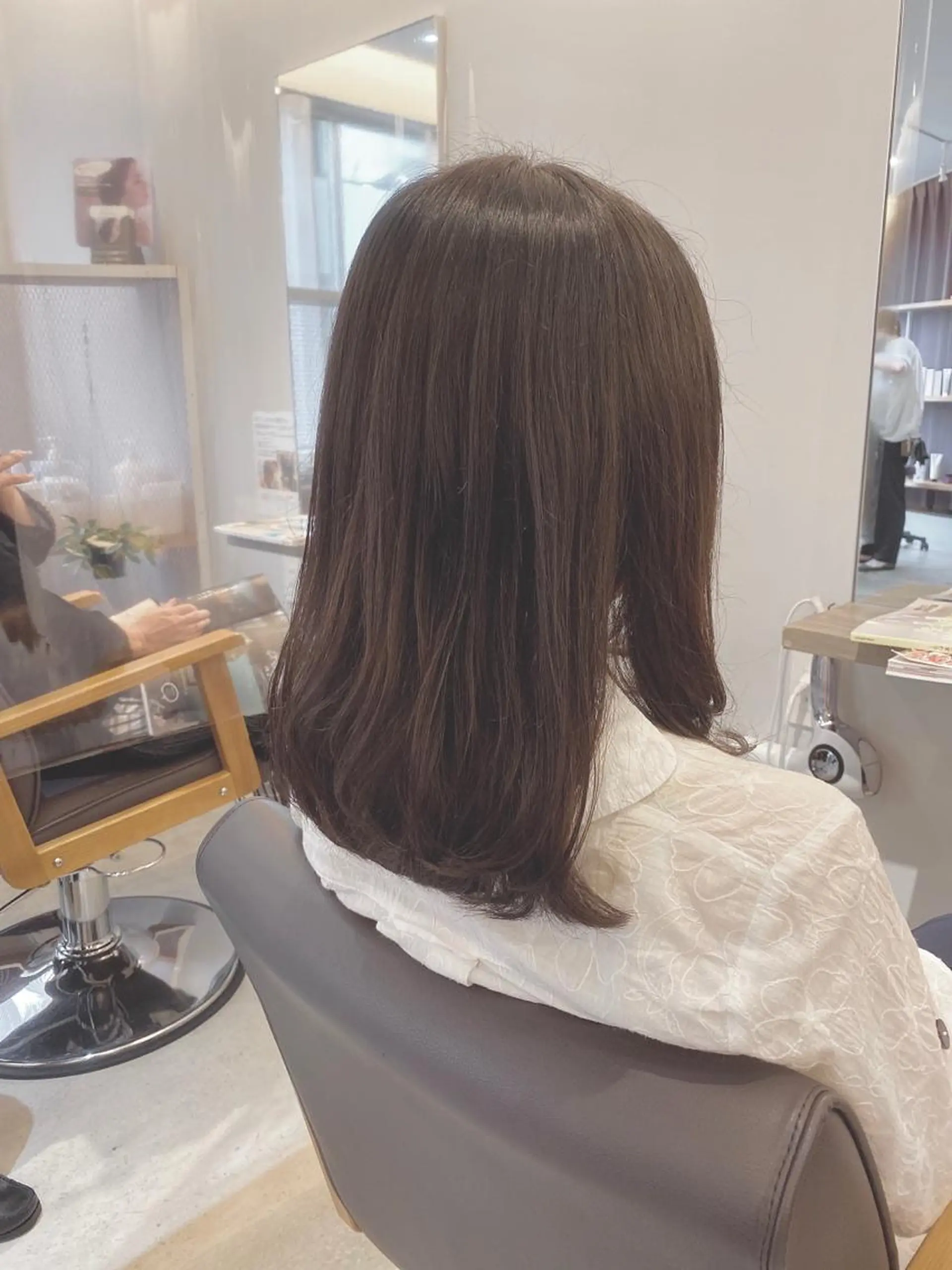 ミディアム 顔周りデザイン/ ママ美容師/濱ほのかのヘアスタイル