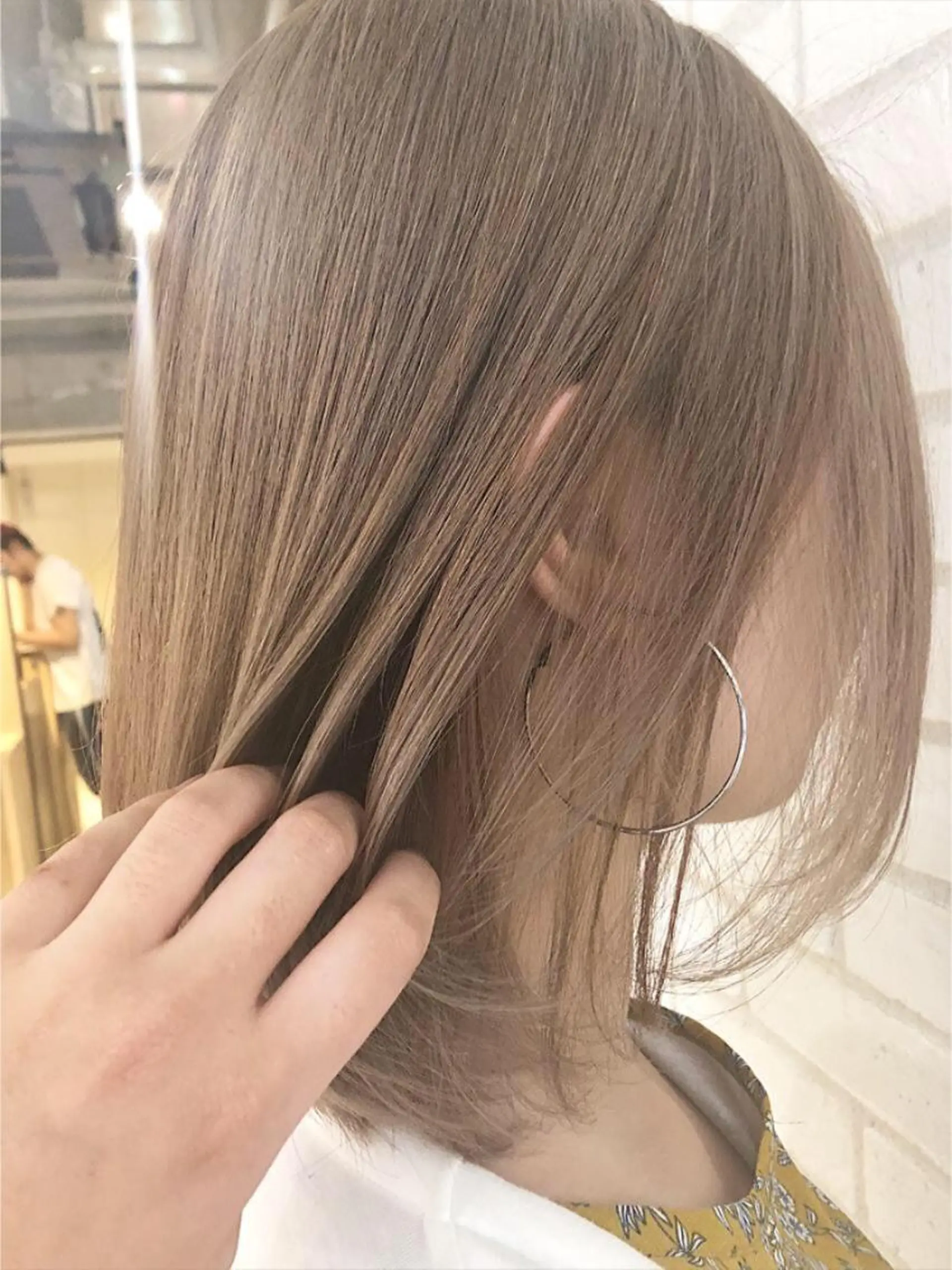 ミディアム カラー まなべ さくらのヘアスタイル