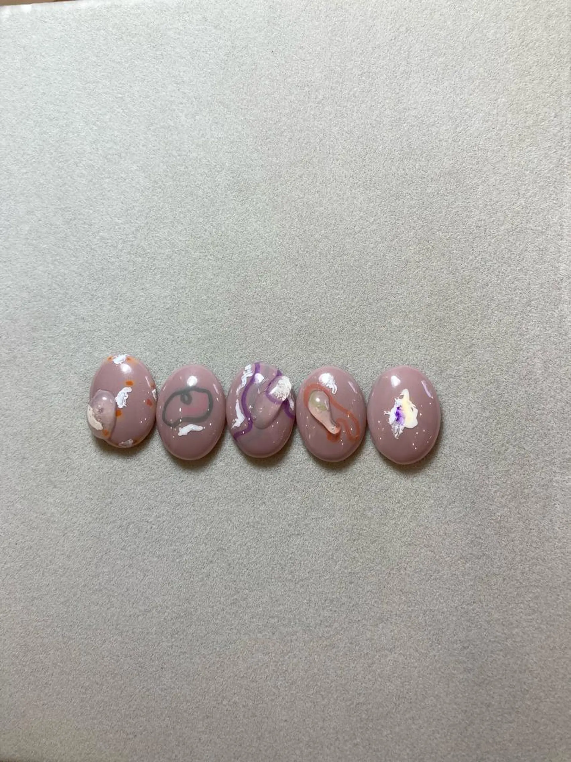 ネイル nailsalon　hue所属・小山 羽奈のネイルデザイン