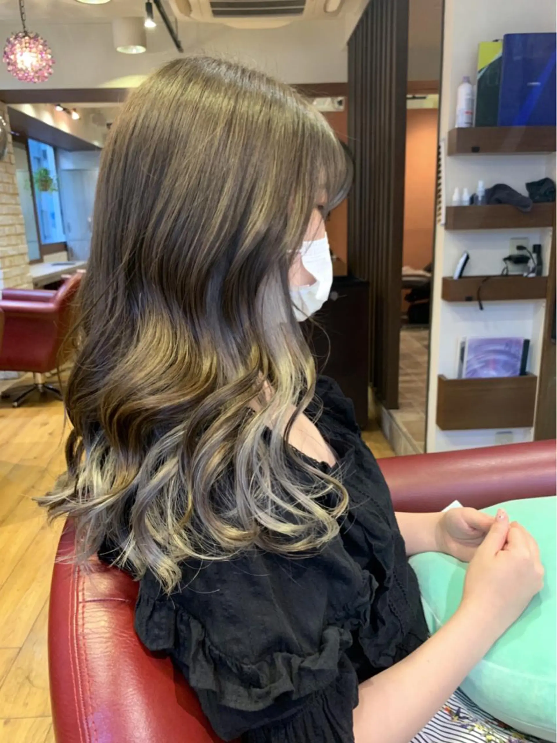 セミロング カラー インナーカラー SALOWIN GINZA所属・✨ツヤ髪デザイナー ✨ひかり✨のヘアスタイル