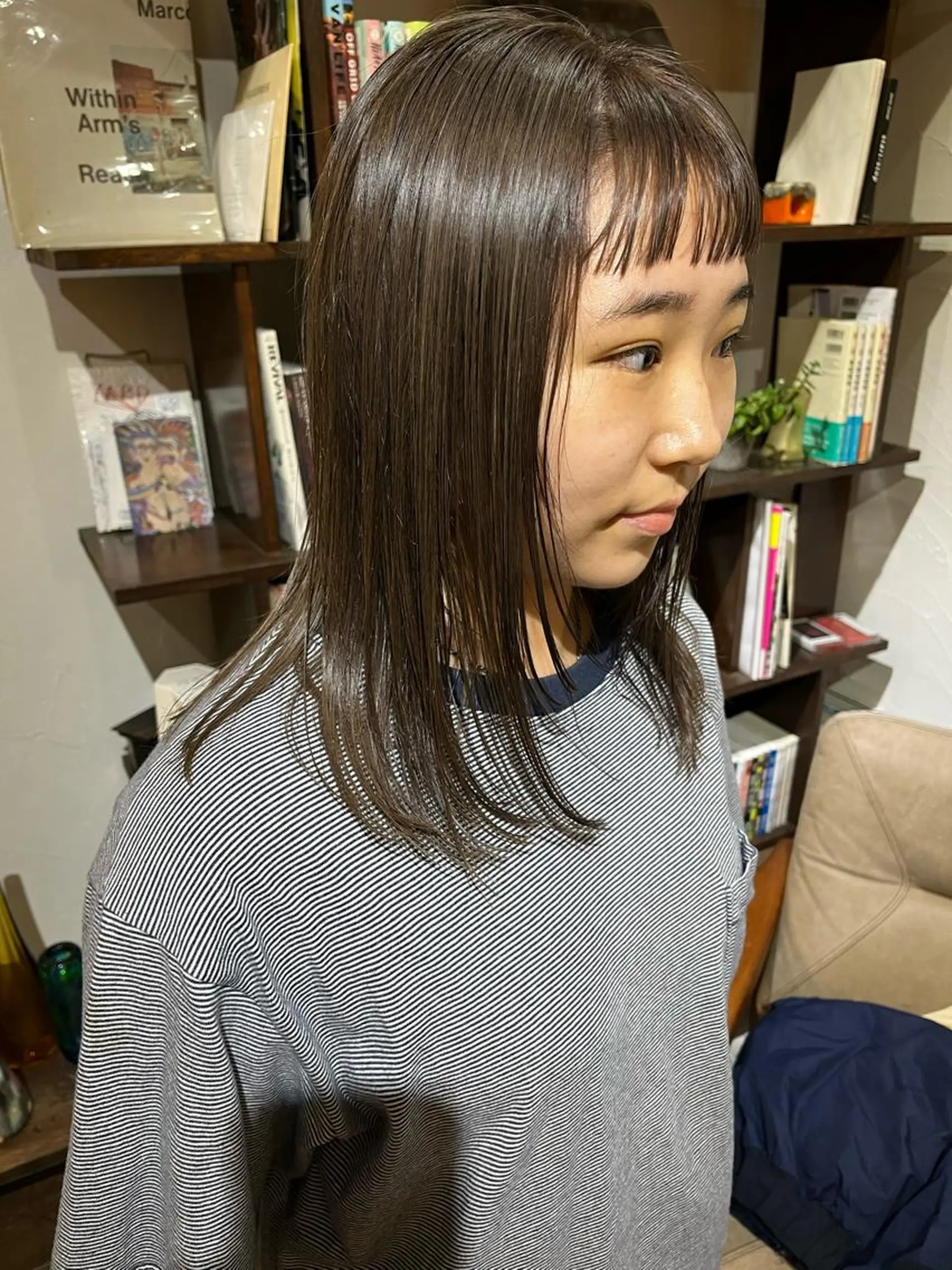 ミディアム 金田 夏野のヘアスタイル