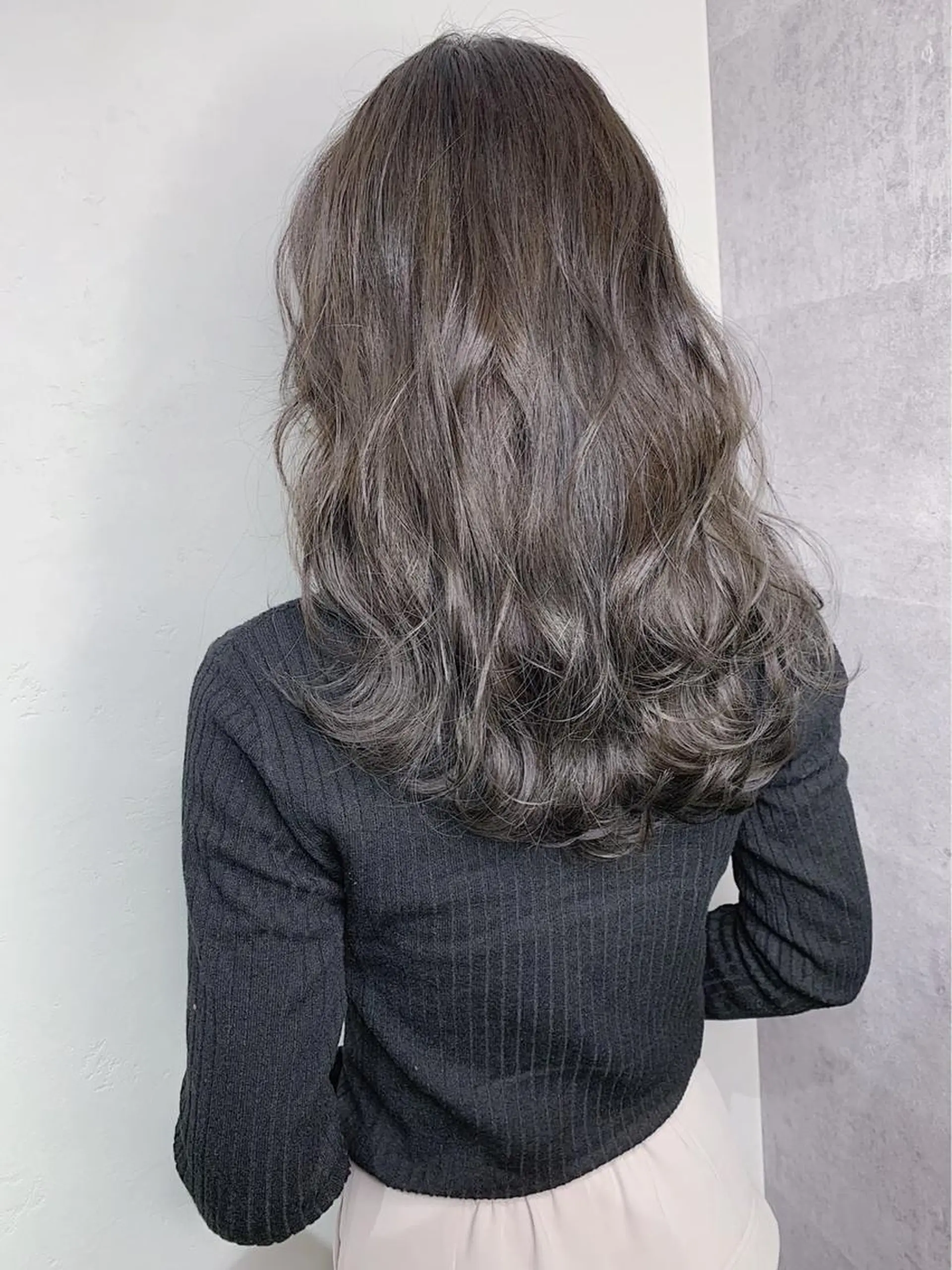 セミロング カラー カット ヘアカラー _WHITE 天王寺のヘアスタイル