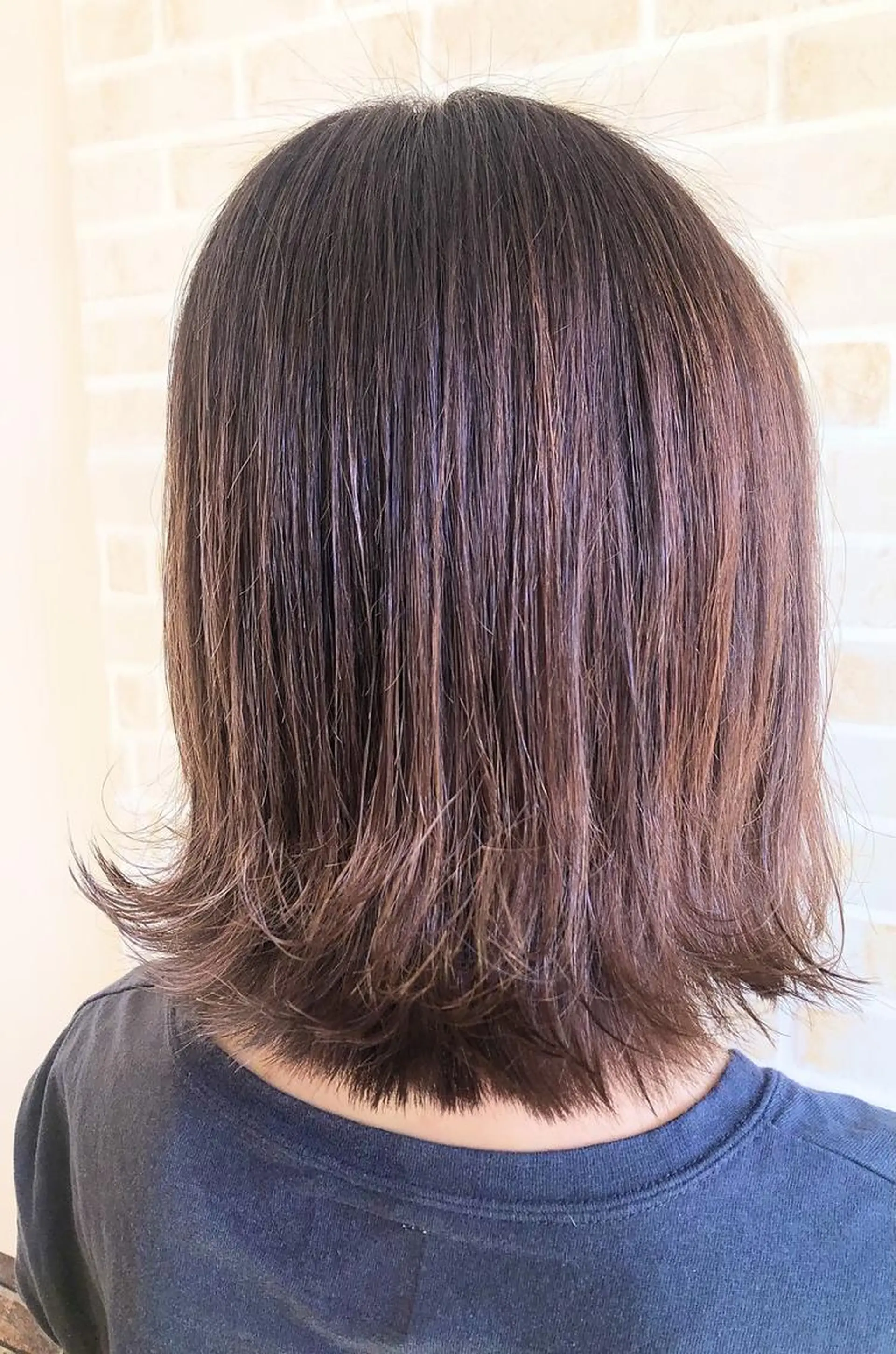 ミディアム ボブ 外ハネヘア カット ヘアカラー トリートメント 髪質改善美容師🐥 艶だし職人/薄野大輔のヘアスタイル