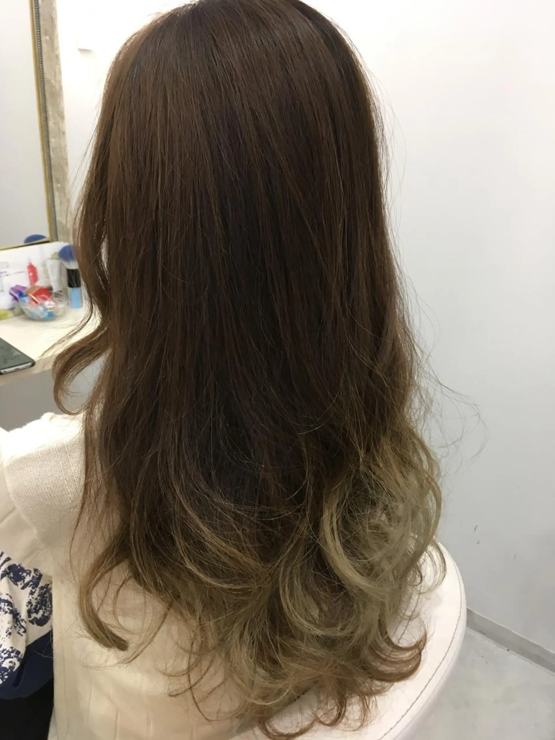 ロング カラー グラデーションカラー 髪質改善 中川　翔のヘアスタイル