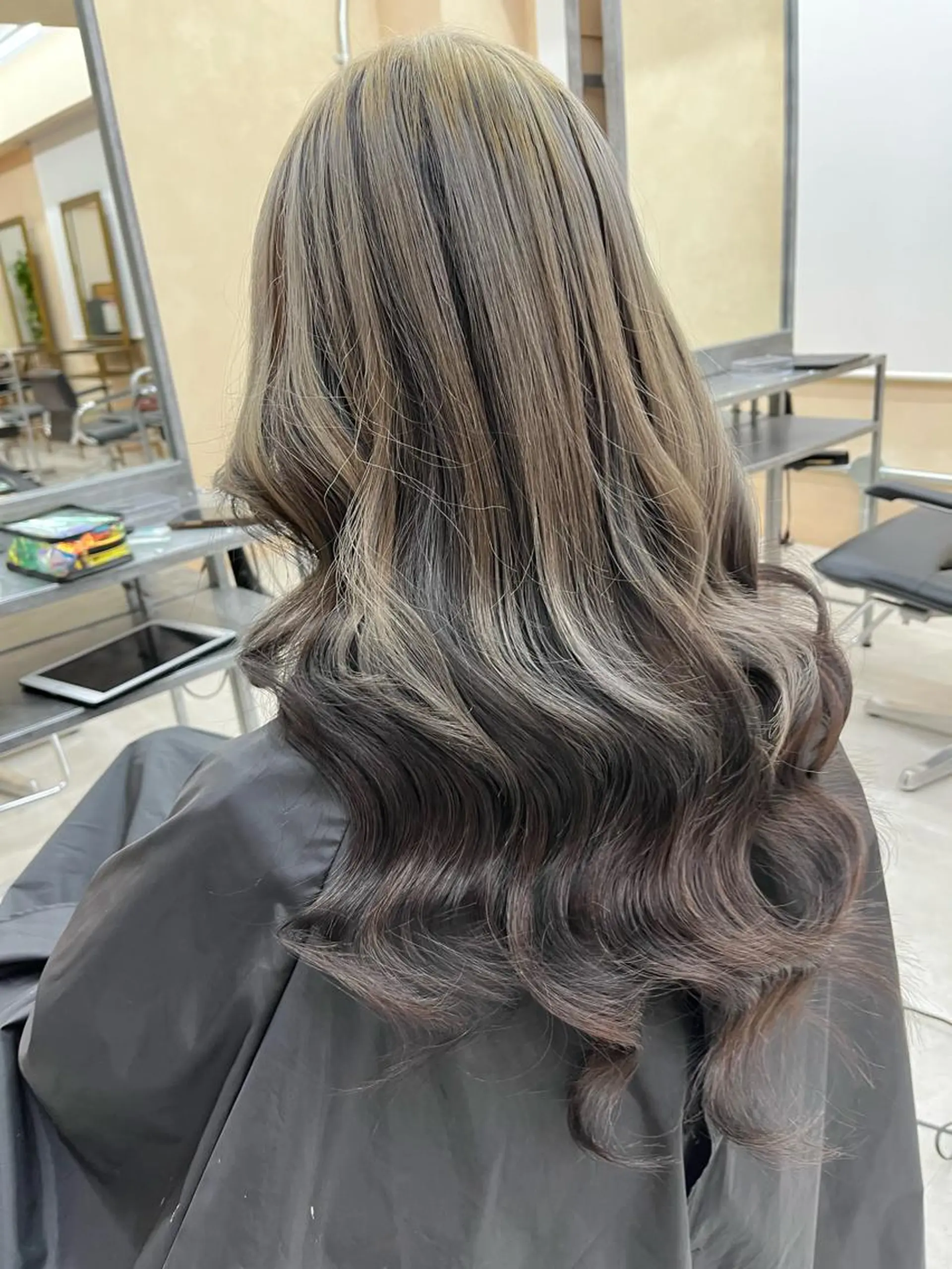 ロング カラー デザインカラー 🇰🇷jisoo -ジス-🇰🇷のヘアスタイル