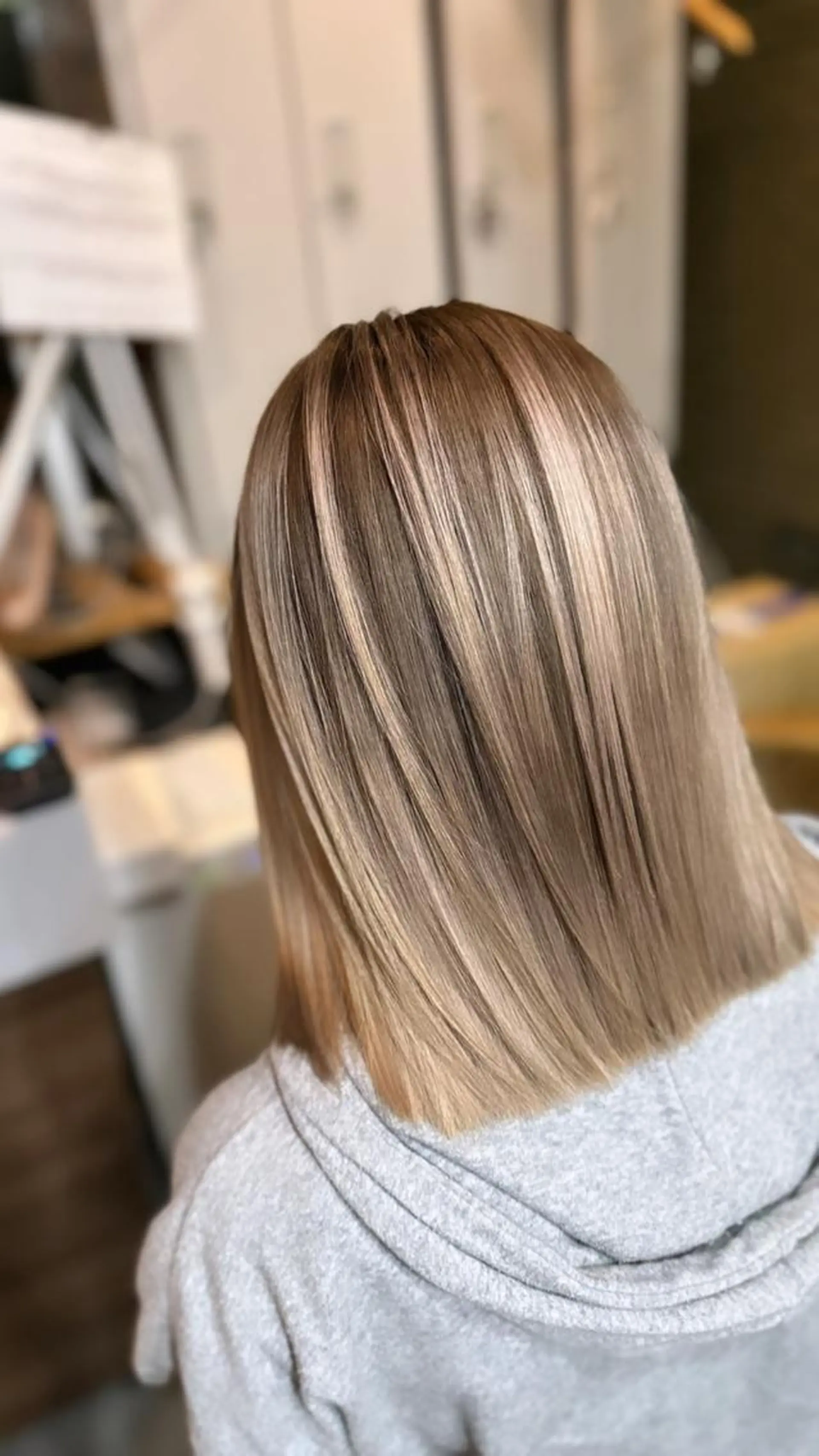 ミディアム カラー カット ヘアカラー トリートメント ヘアセット 難波ブリーチカラー 伊藤洋輝のヘアスタイル