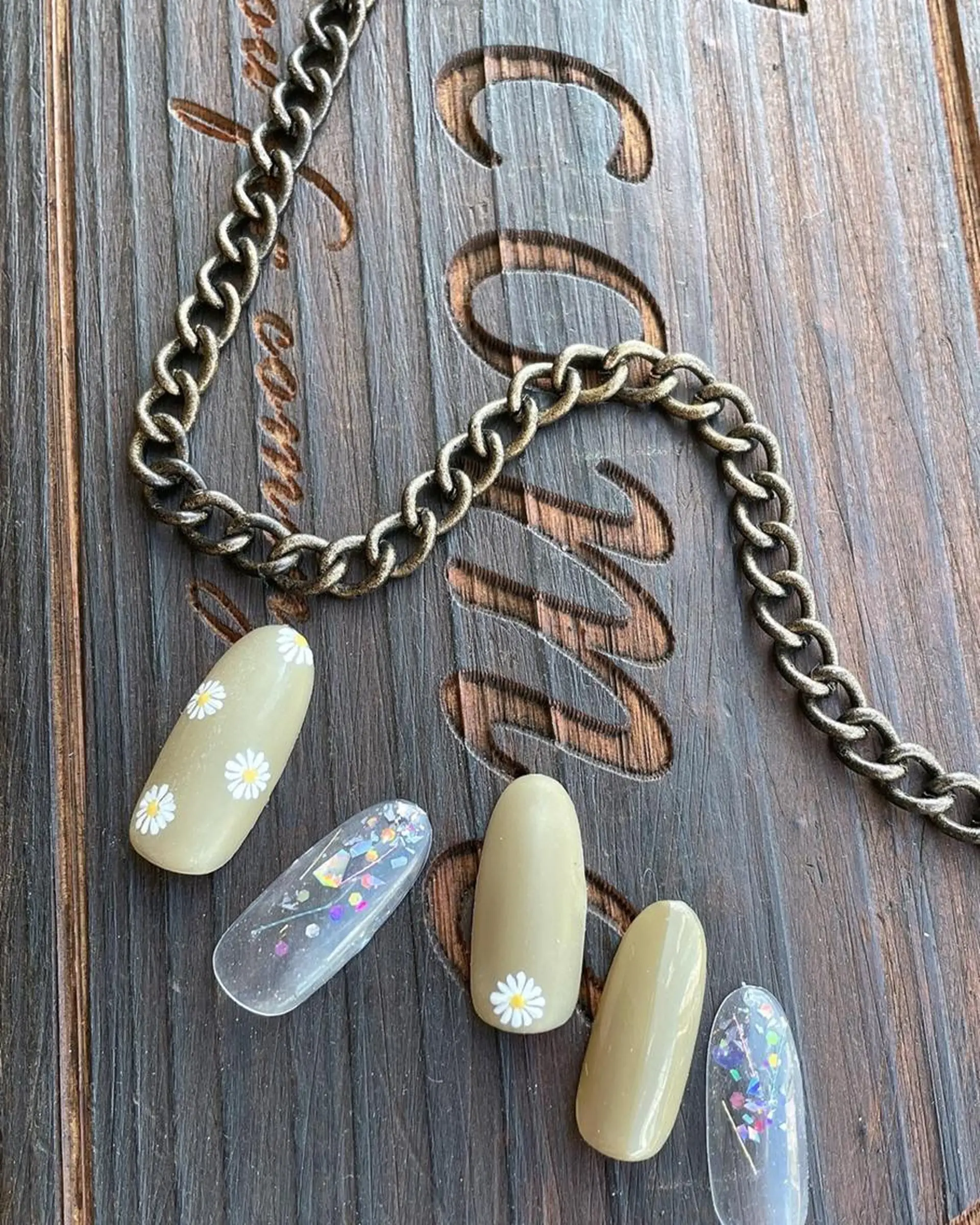 ネイル マツエク・マツパ まつげパーマ ボリュームラッシュ ジェルネイル ニュアンスネイル パラジェル 髙橋 敦子のマツエク・マツパデザイン