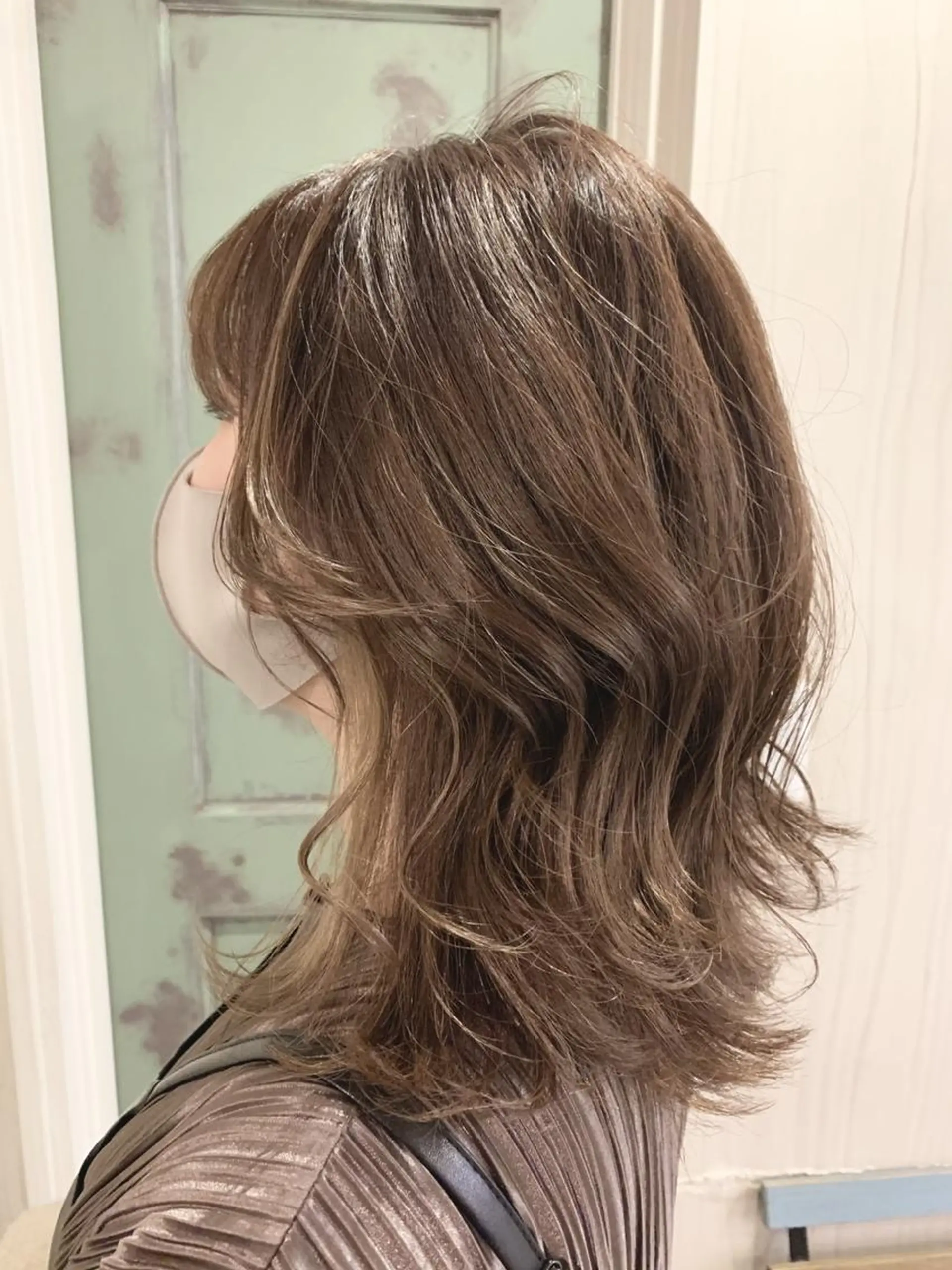 パーマ カラー セミロング ヘアカラー 嶋村夏実🌼レイヤー 🌸白髪ぼかしのヘアスタイル