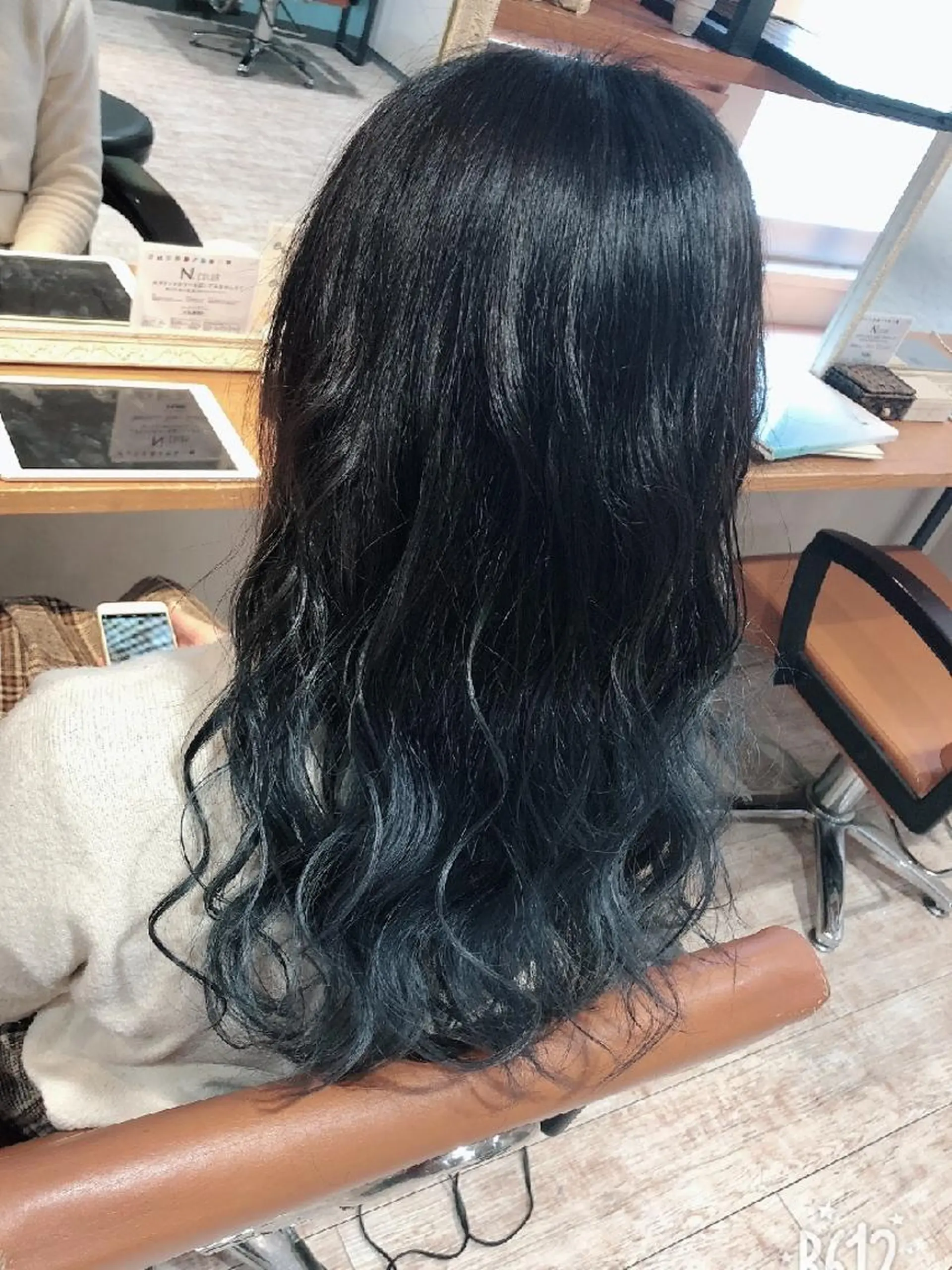 ロング カラー ブルーカラー グラデーションカラー ヘアカラー トリートメント ブリーチカラー🌈 嘉名 真樹のヘアスタイル
